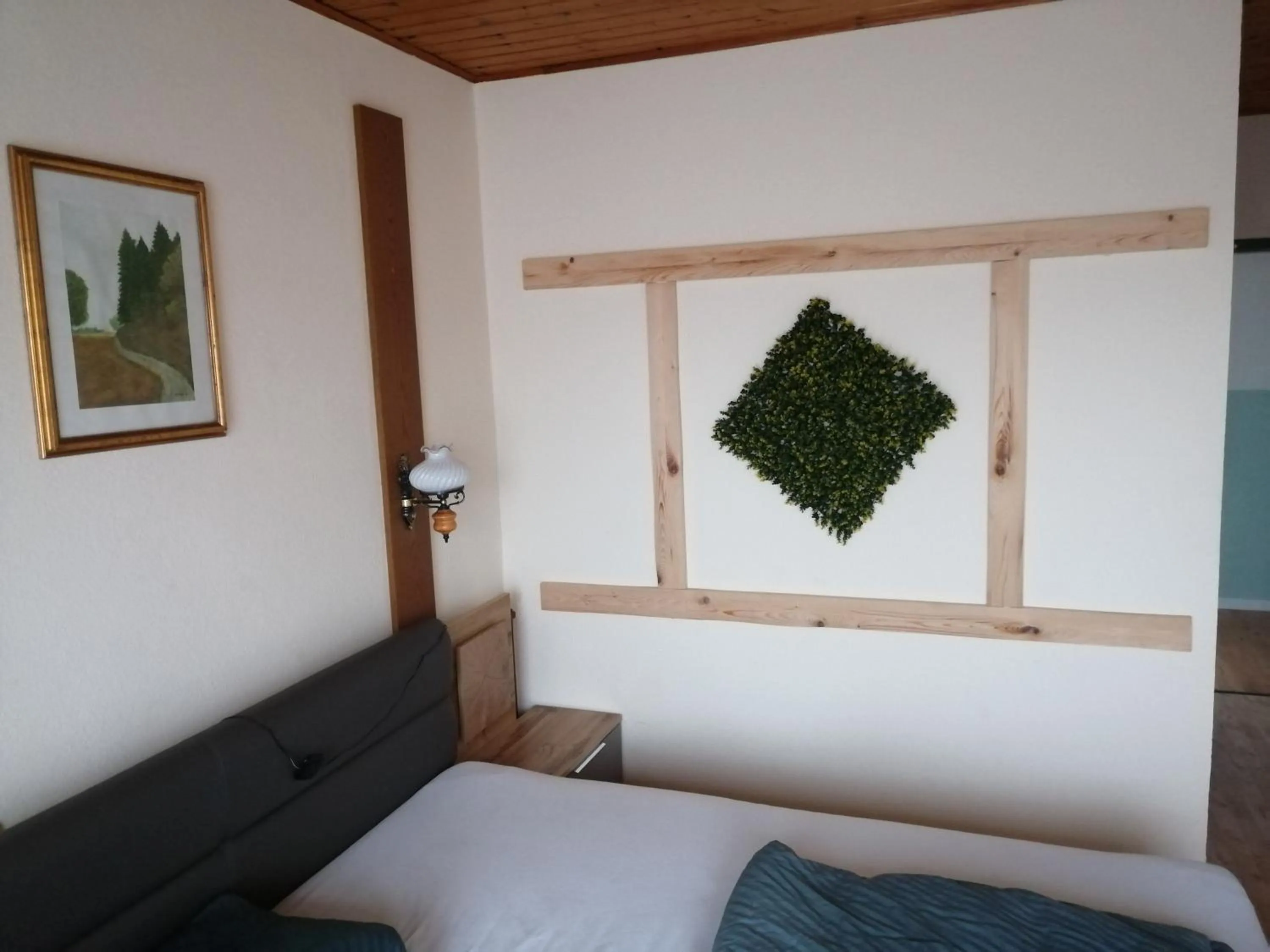 Photo of the whole room, Bed in Pension Arkadenhof