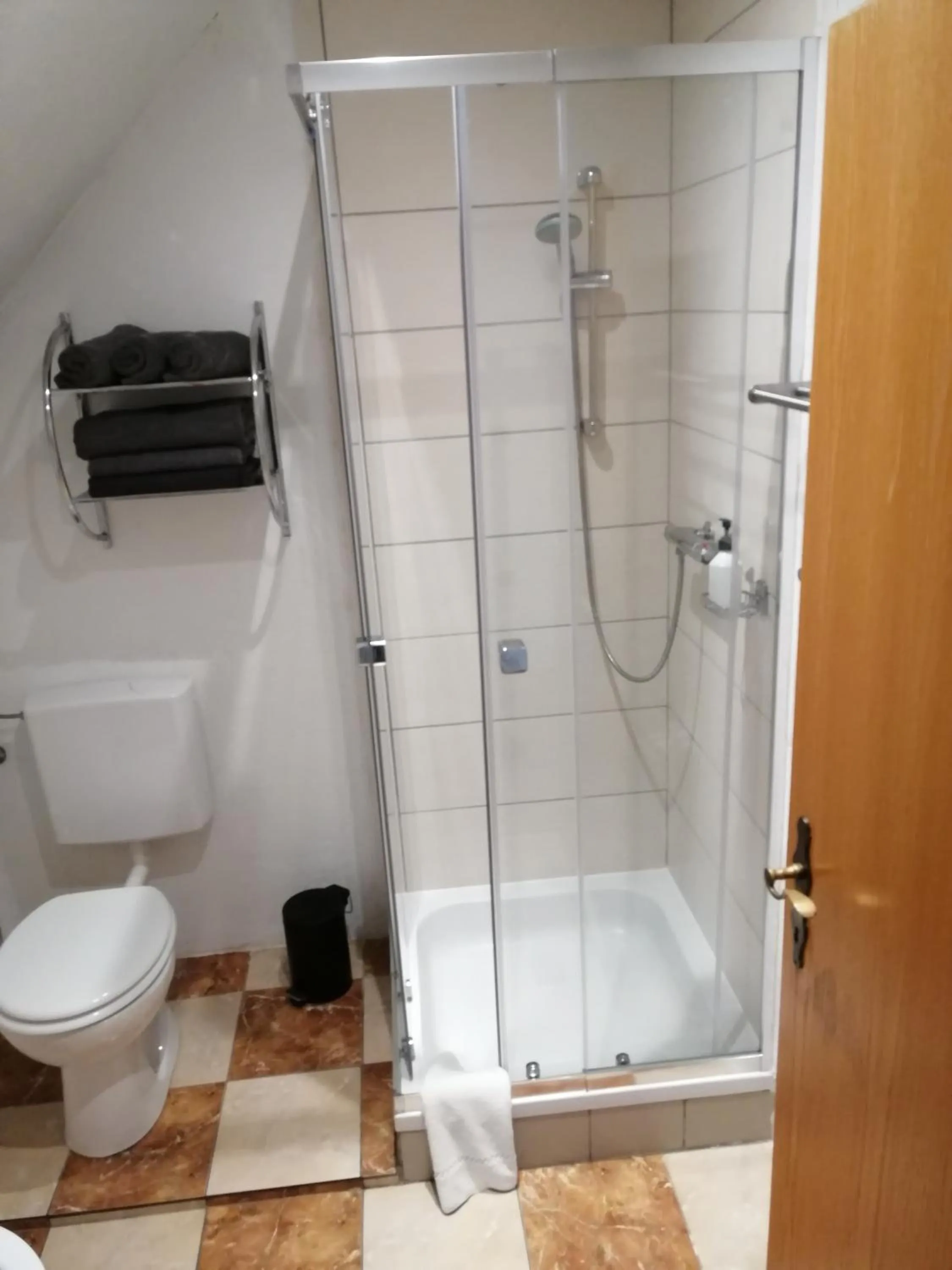 Bathroom in Pension Arkadenhof