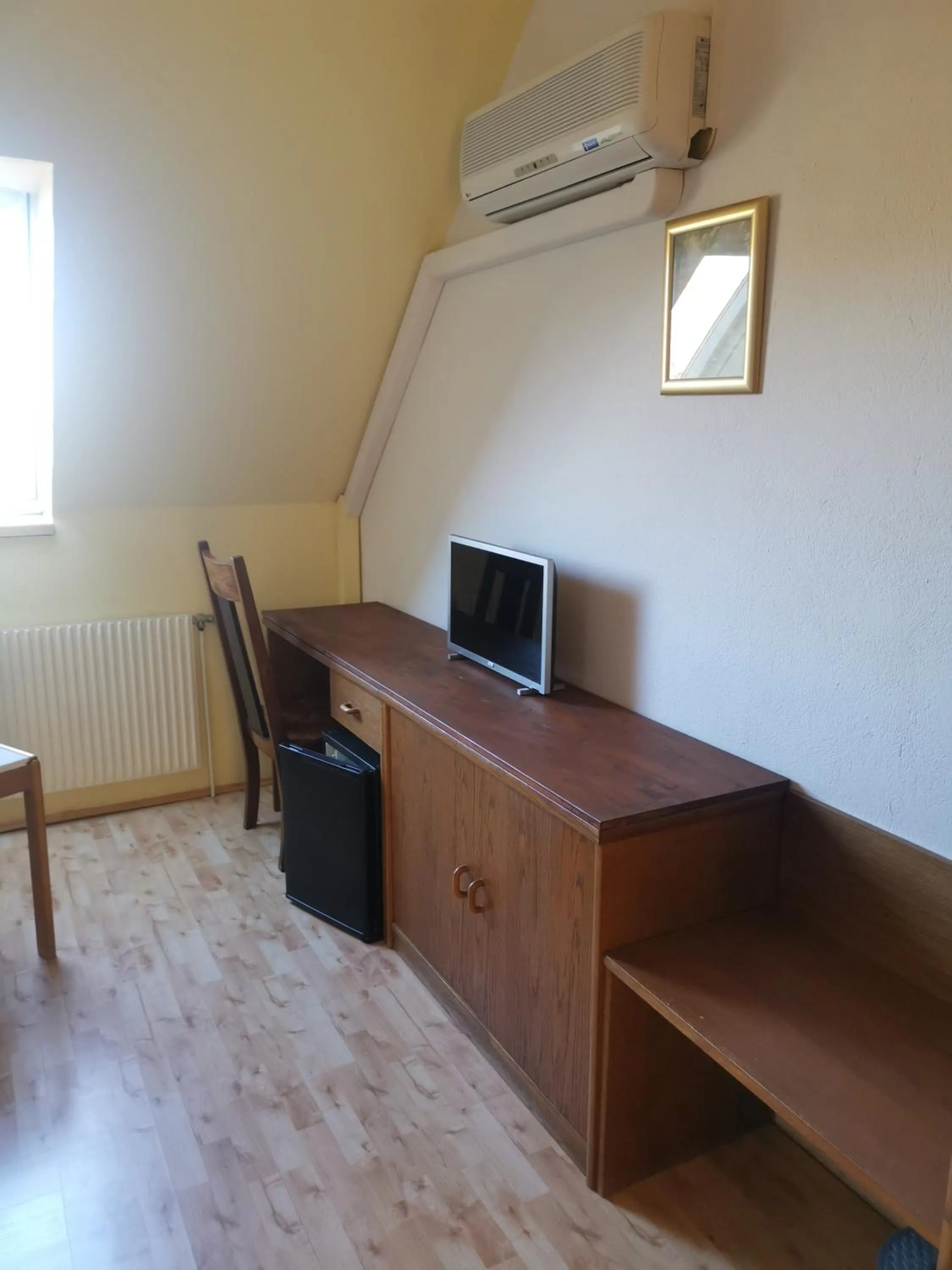 Photo of the whole room in Pension Arkadenhof