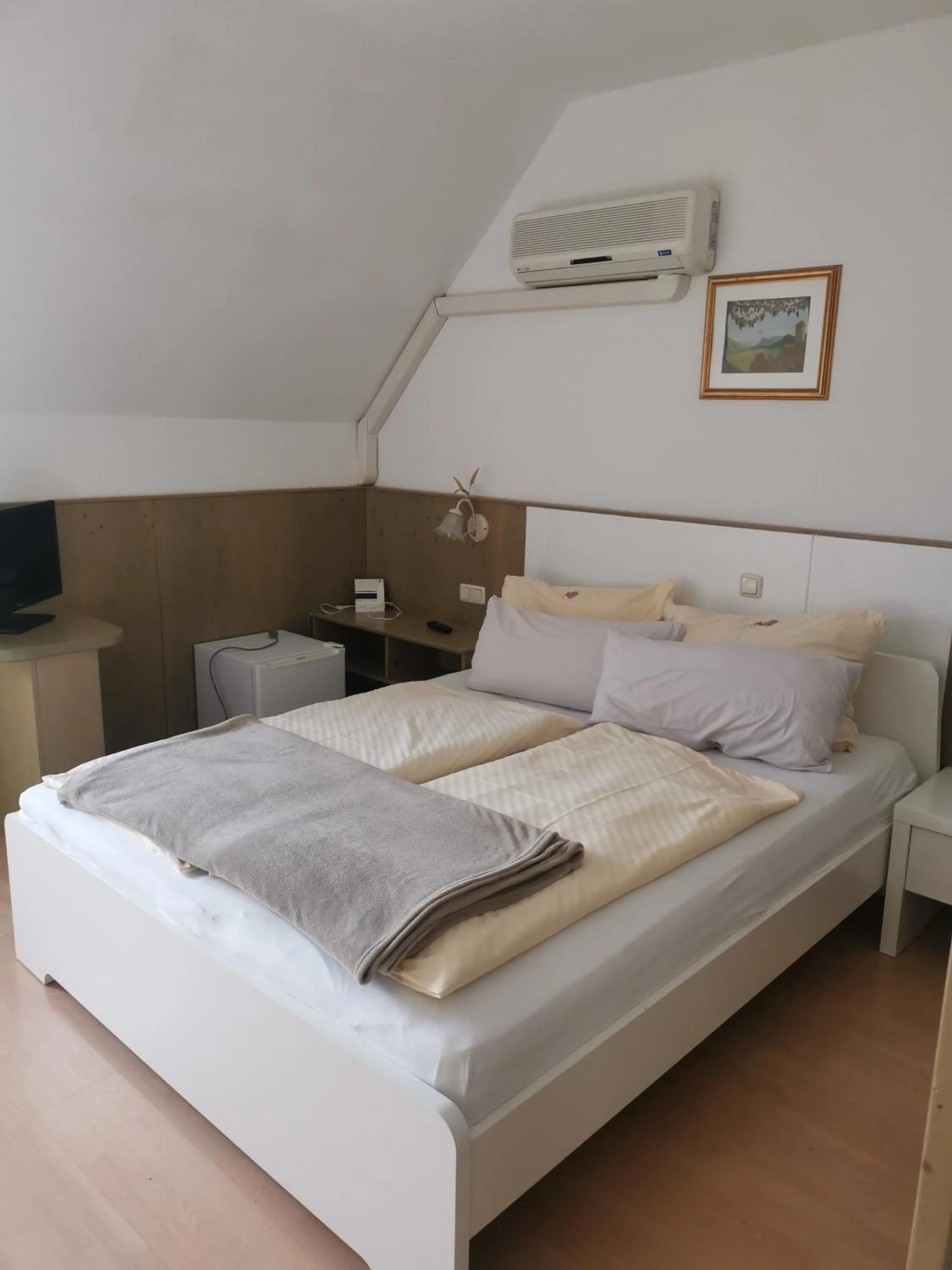 Bed in Pension Arkadenhof