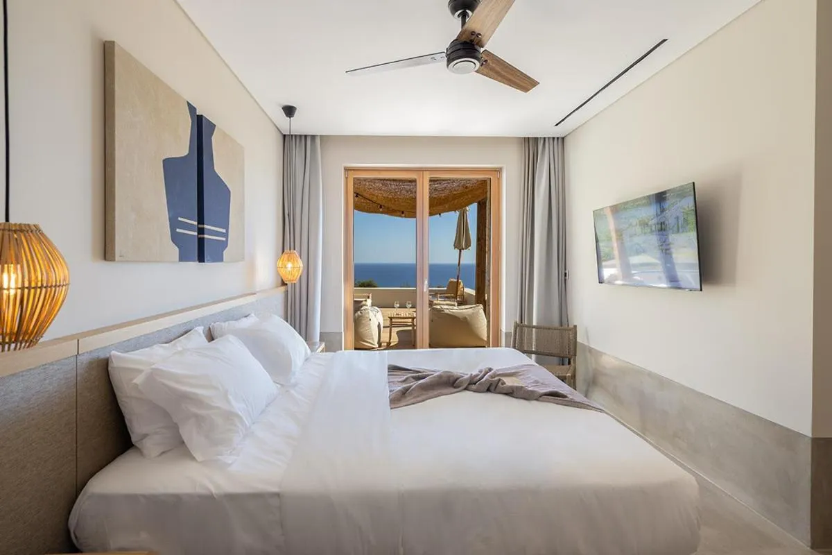 Bed in Eliamos Villas Hotel & Spa