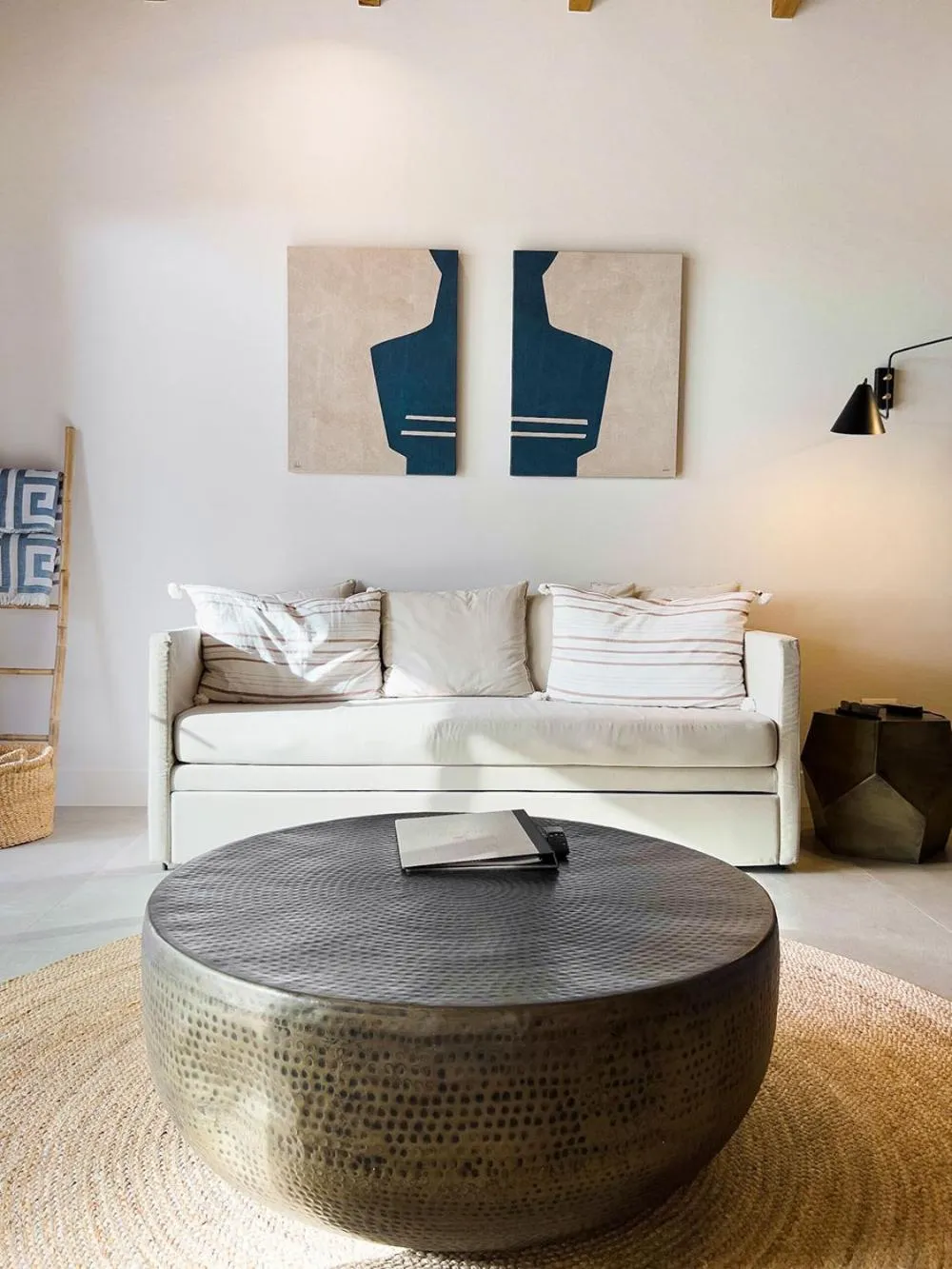 Living room, Bed in Eliamos Villas Hotel & Spa