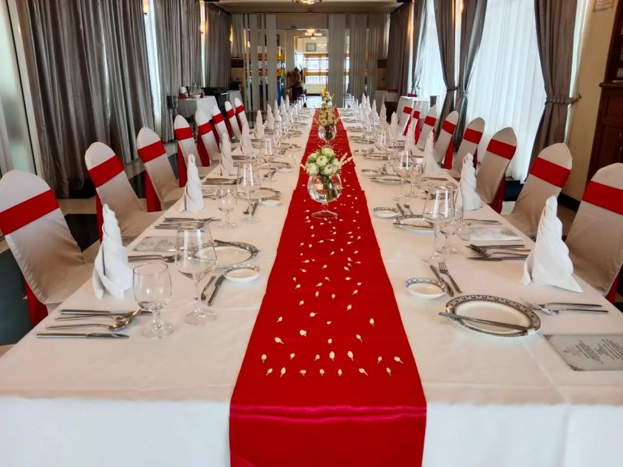 Restaurant/places to eat in Classy Hotel & Spa