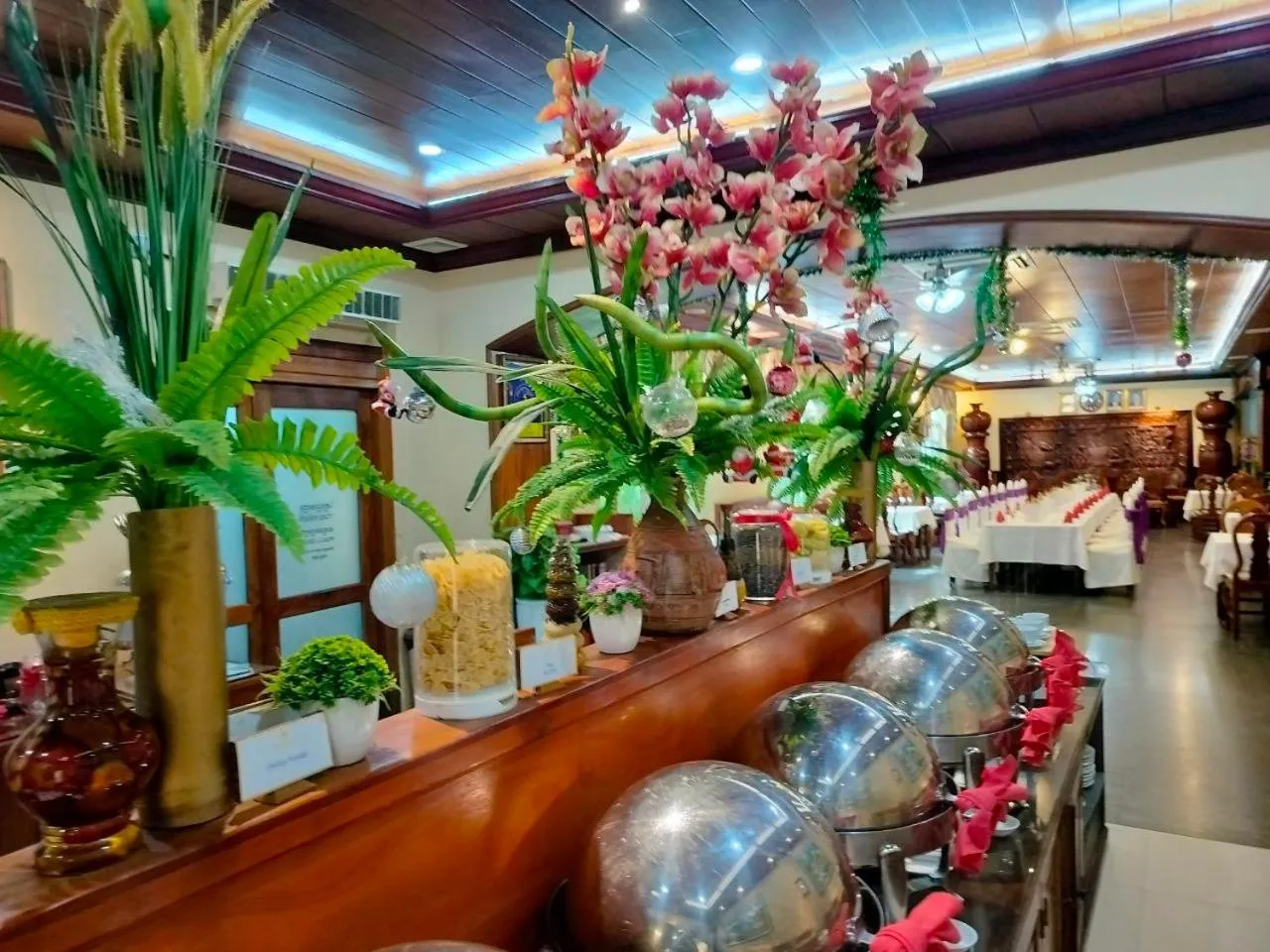 Restaurant/places to eat in Classy Hotel & Spa