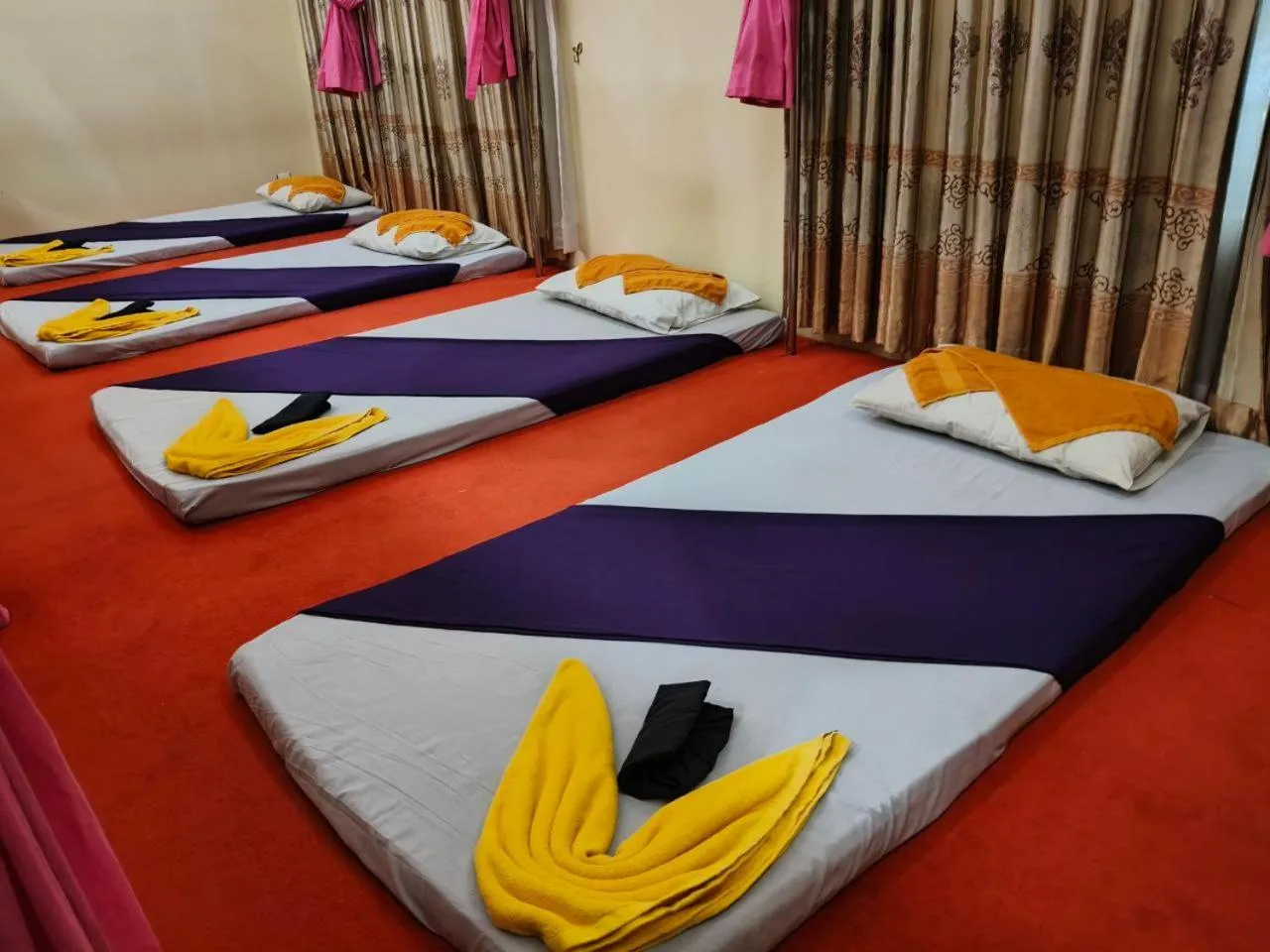 Massage, Bed in Classy Hotel & Spa