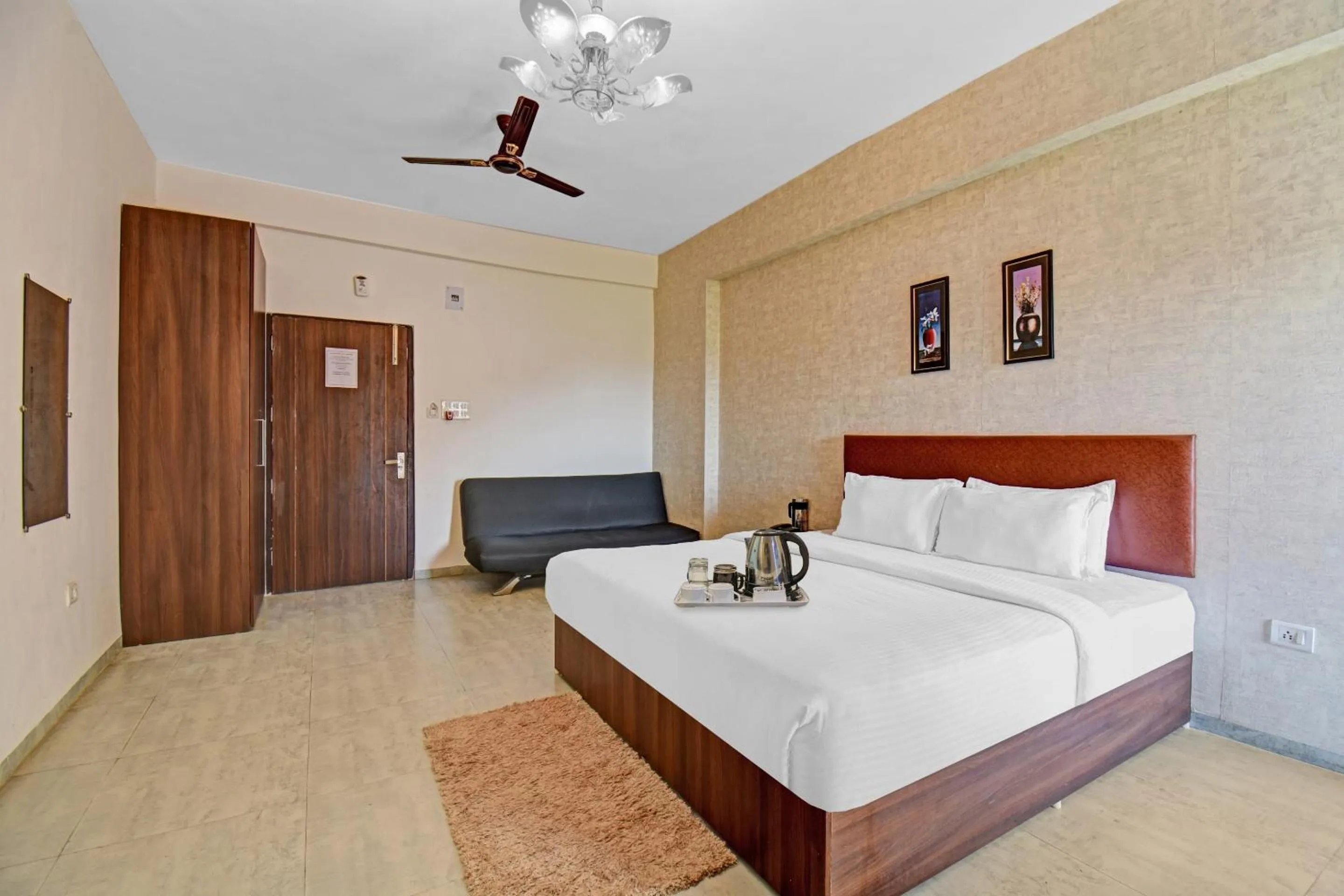 Bedroom, Bed in Townhouse Classio Suites