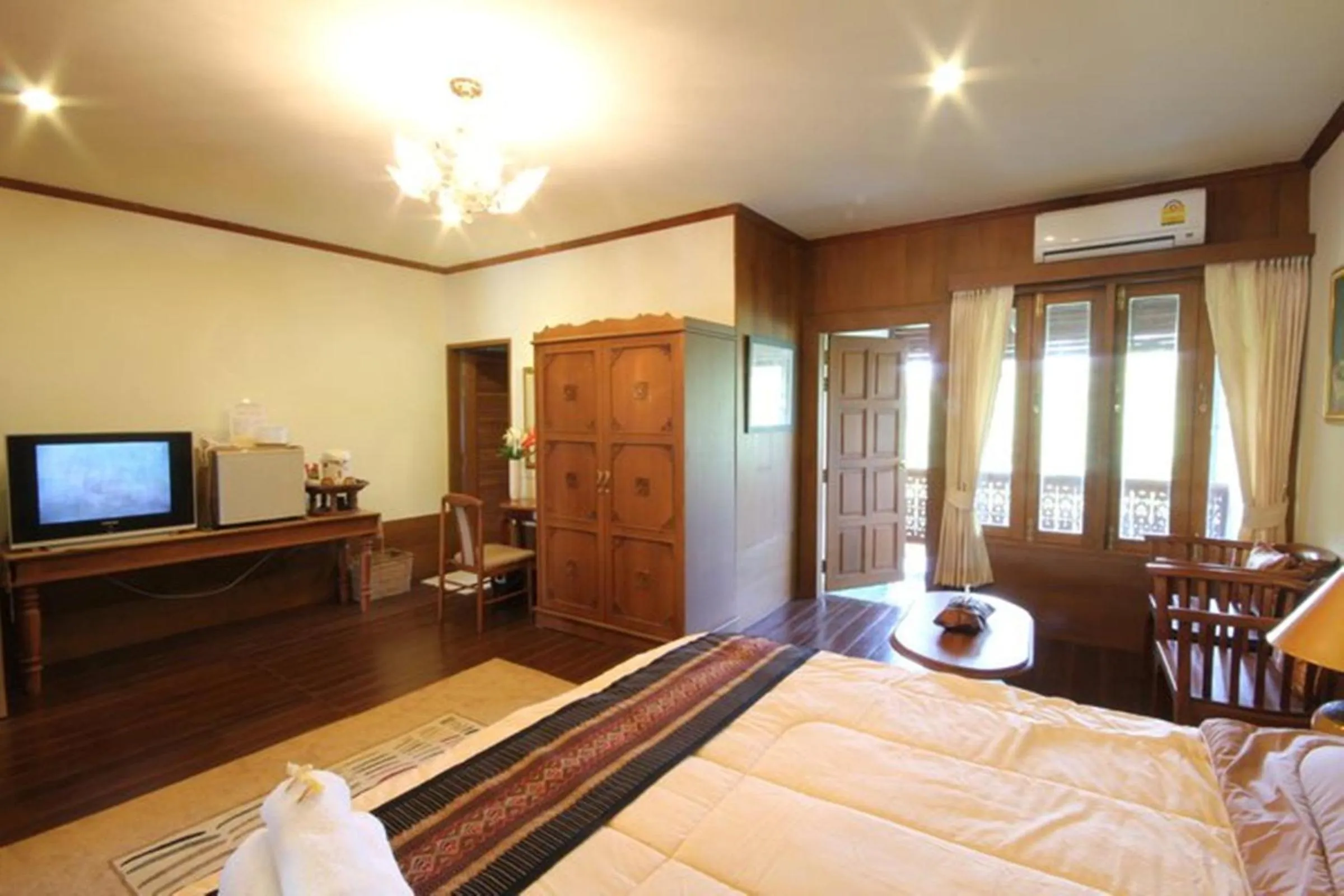 Photo of the whole room, Bed in Khum Khun Wang Resort