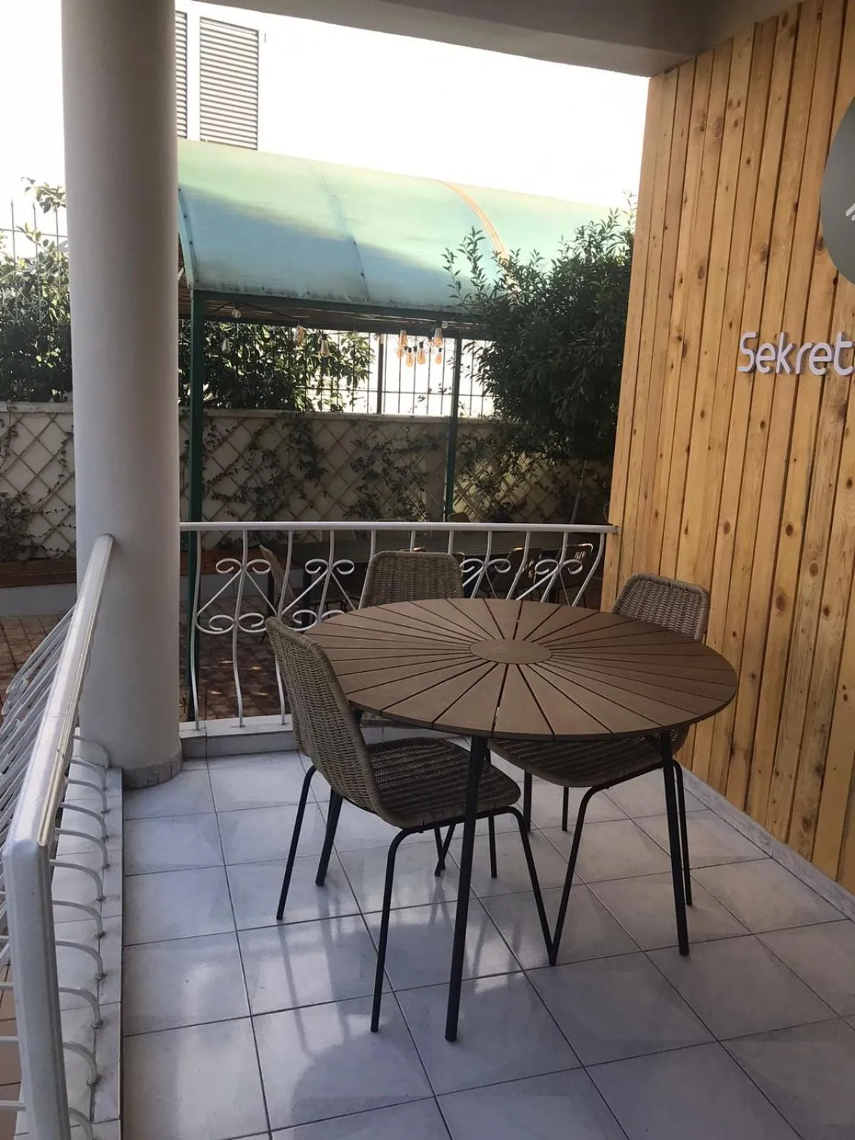 Balcony/Terrace in Tirana City Rooms - Vatra e Lagjes by Paymán Club