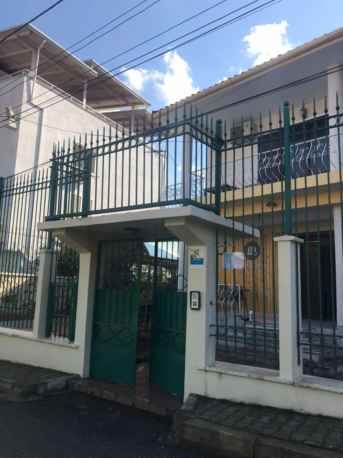 Property building in Tirana City Rooms - Vatra e Lagjes by Paymán Club