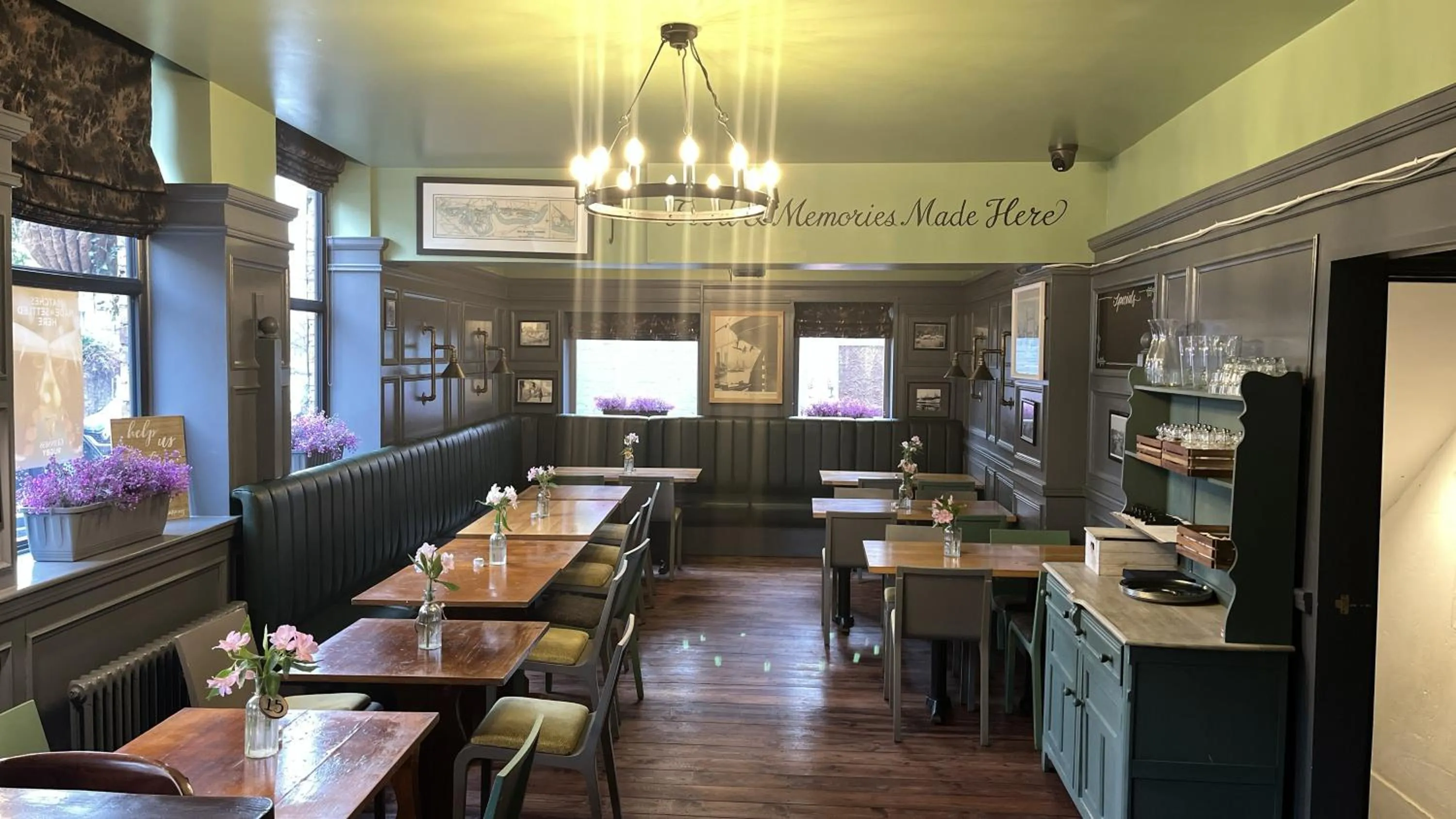 Restaurant/places to eat in Dockers Inn