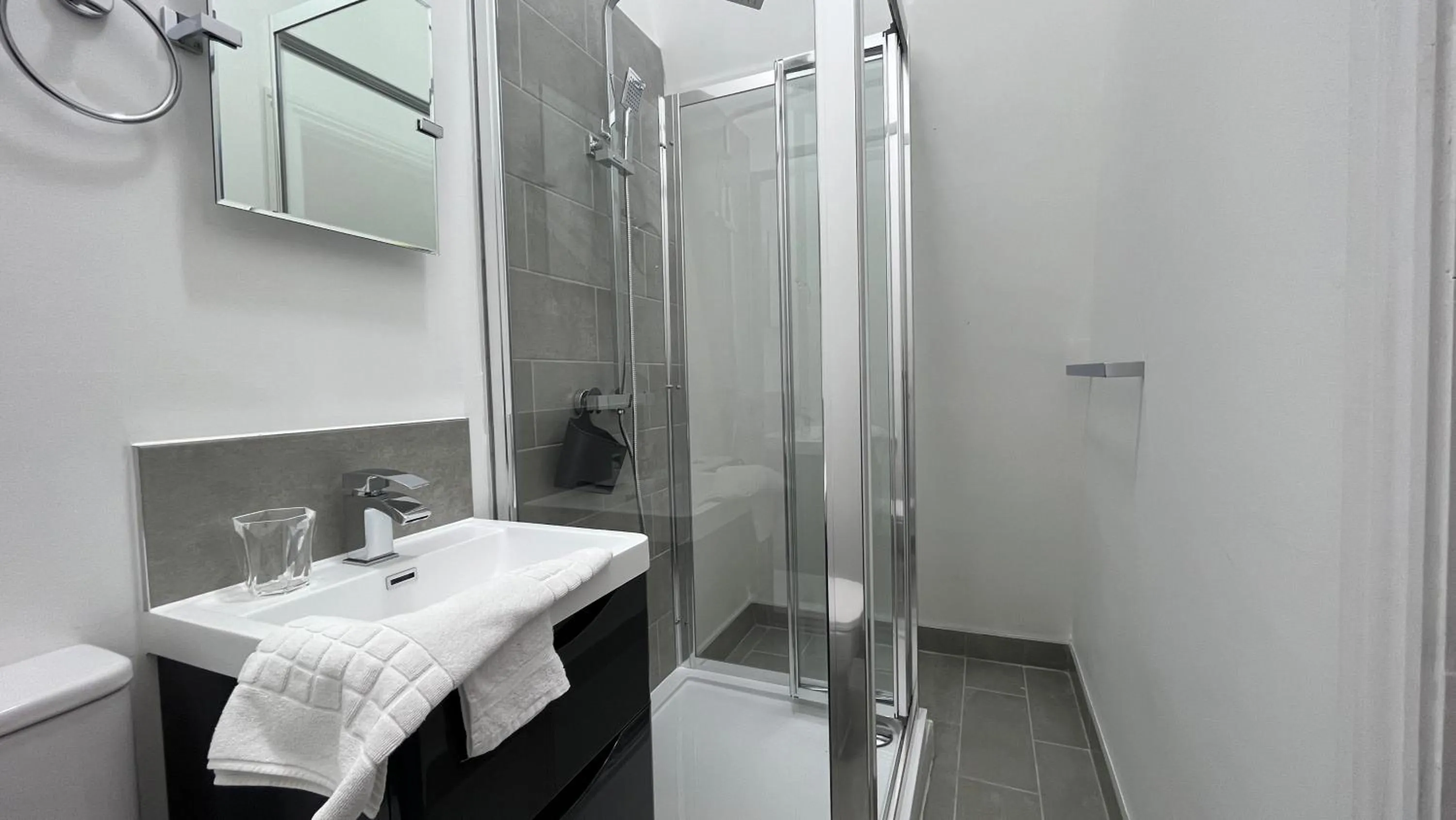 Bathroom in Dockers Inn