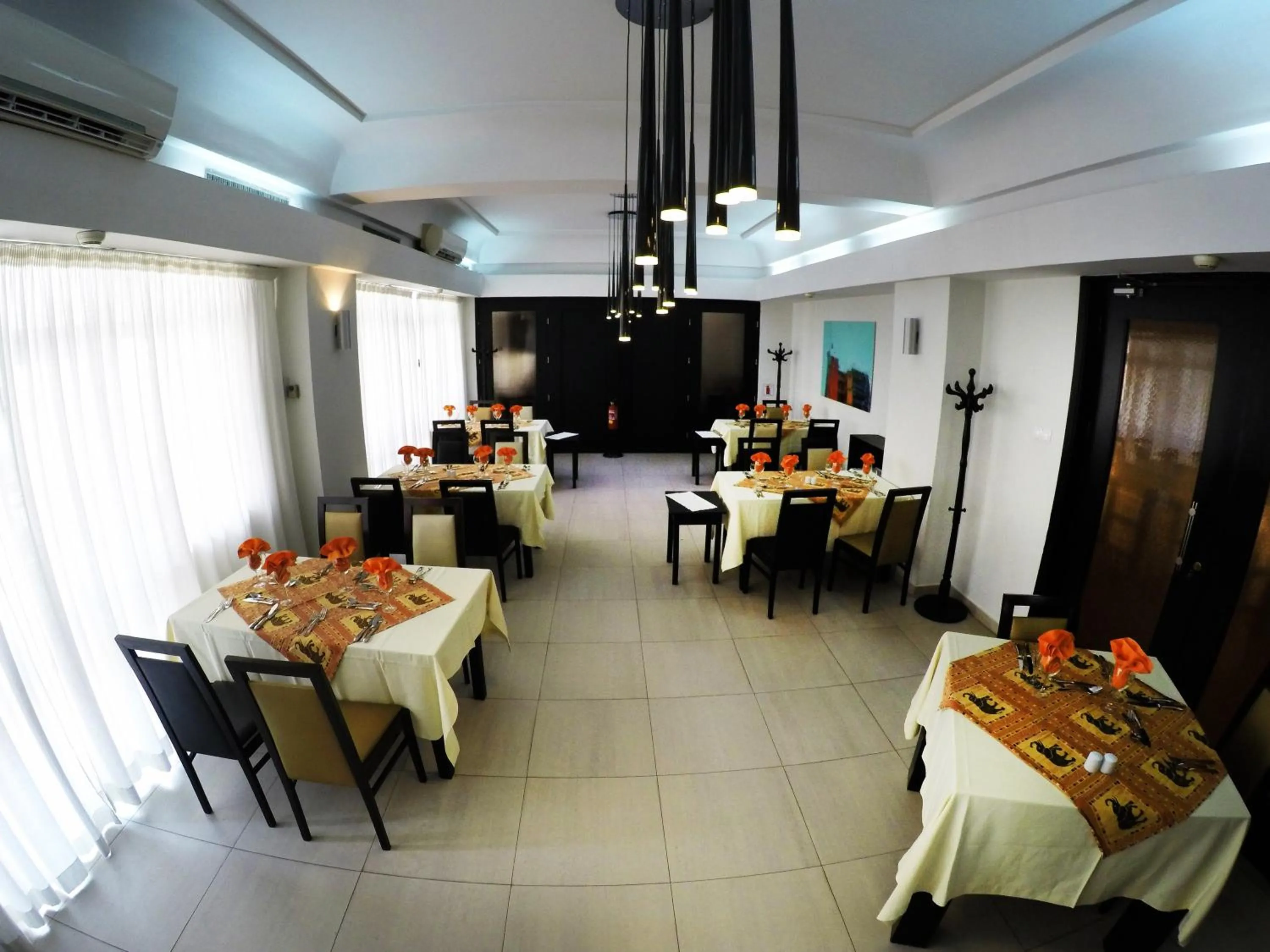Restaurant/places to eat in Hotel Continental Luanda