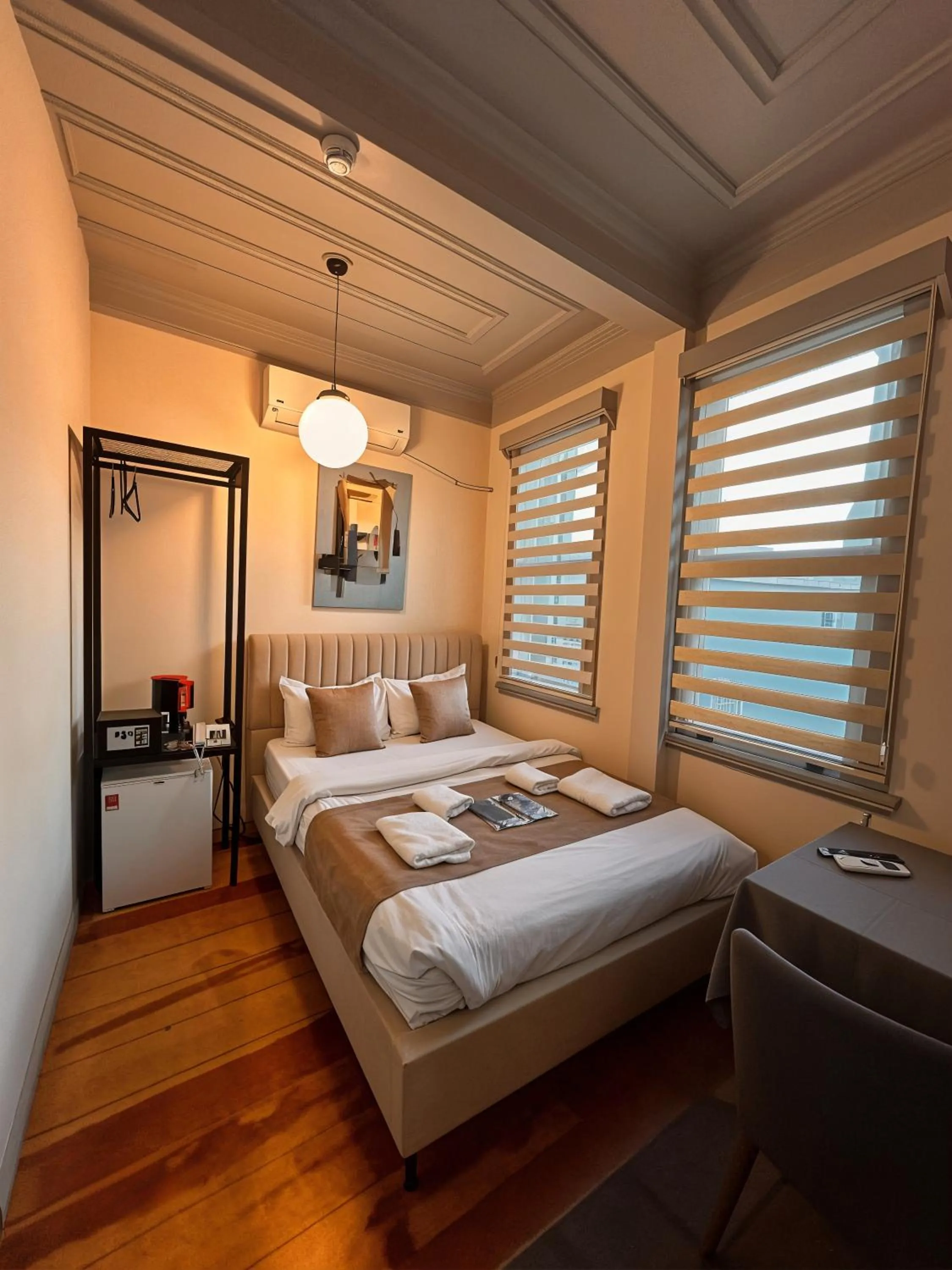 Photo of the whole room in GEN PLUS