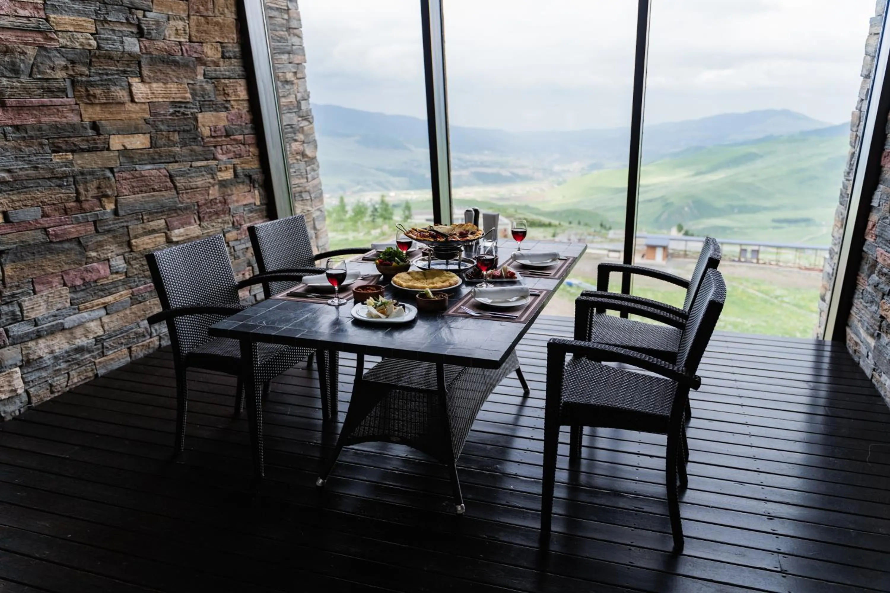 Restaurant/places to eat in Shahdag Hotel & Spa