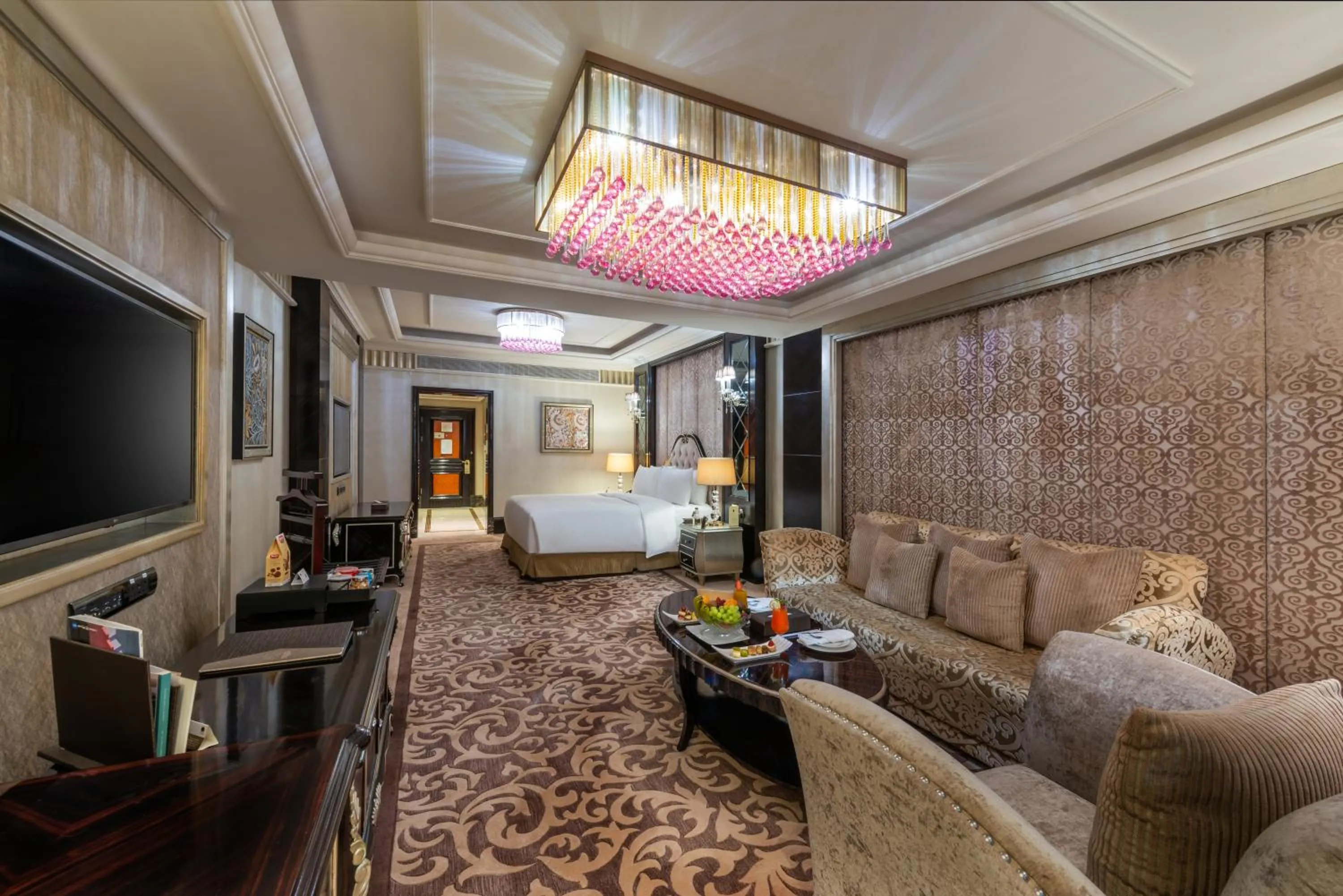 TV and multimedia in Narcissus Riyadh Hotel & Spa