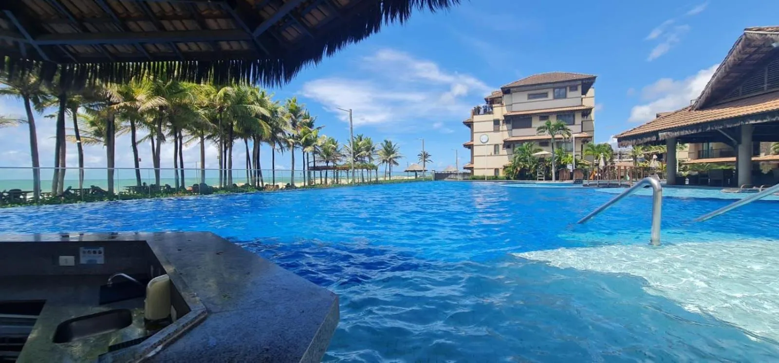 Day in Manhattan Beach Riviera