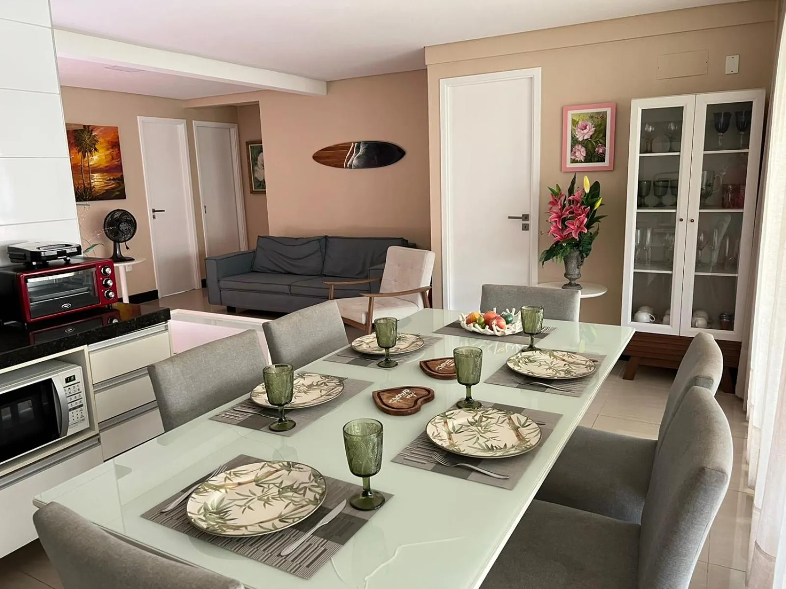 Kitchen or kitchenette in Manhattan Beach Riviera