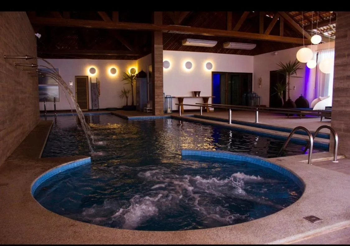 Hot Tub in Manhattan Beach Riviera