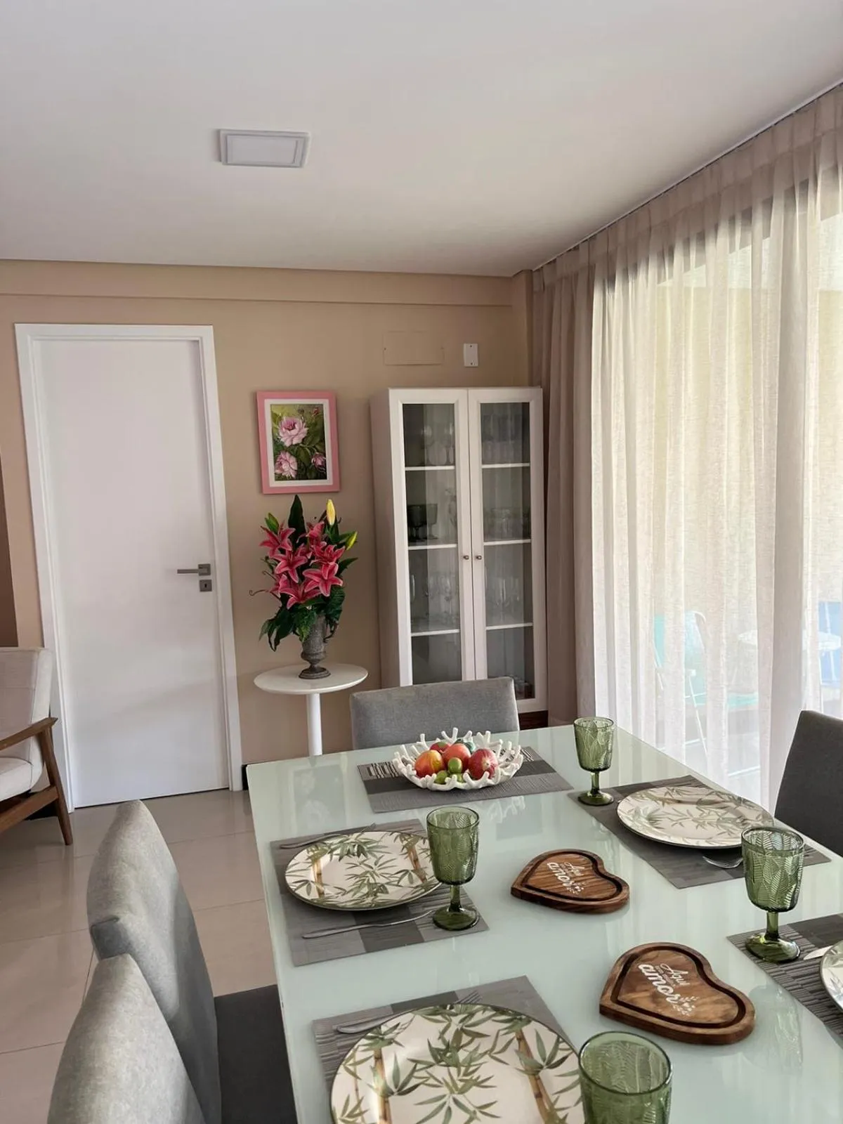 Food and drinks in Manhattan Beach Riviera