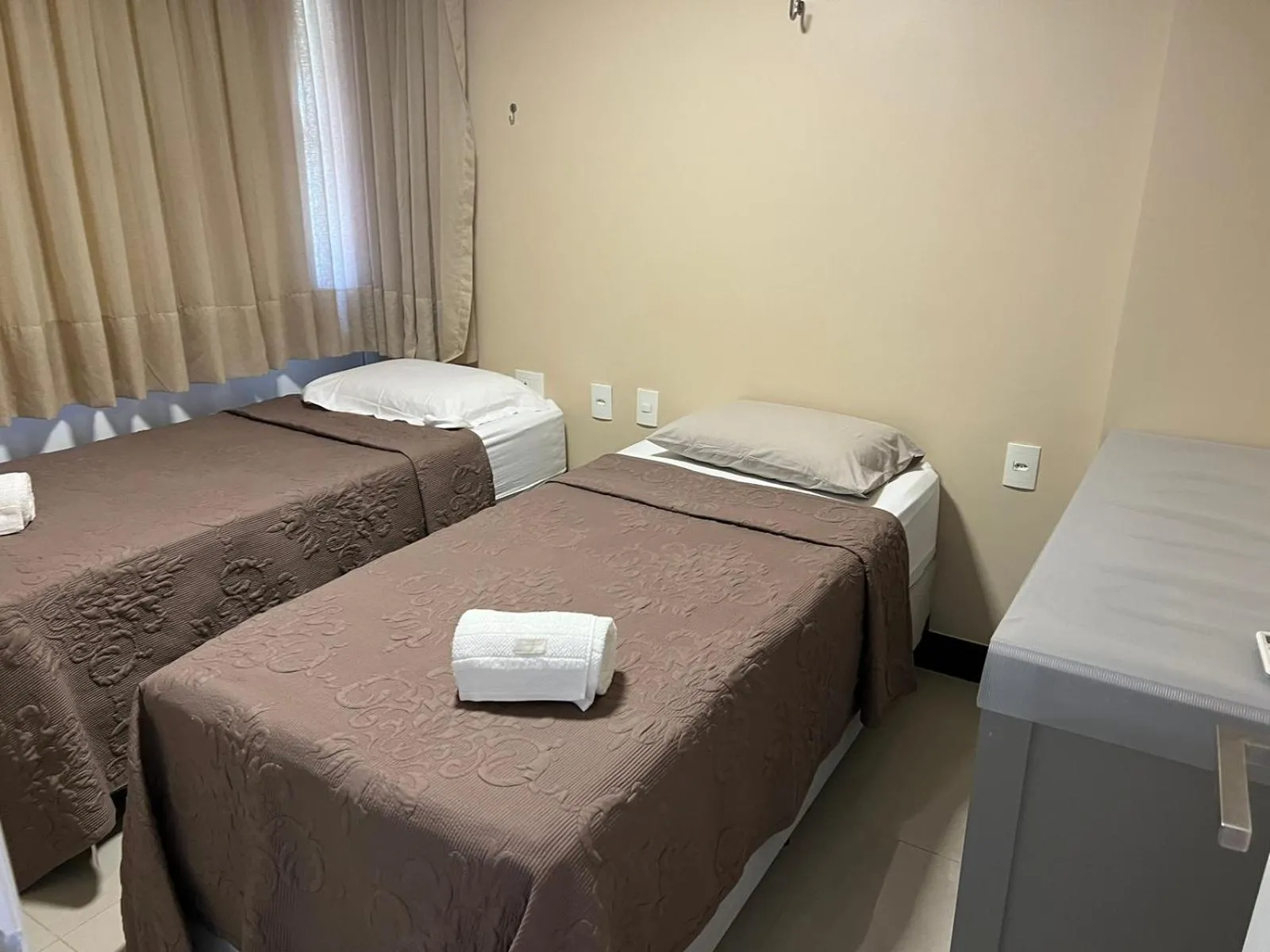 Bed in Manhattan Beach Riviera