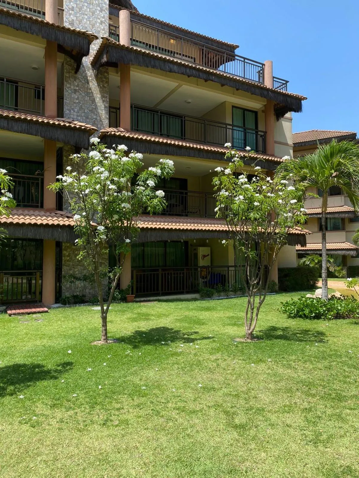 Property building in Manhattan Beach Riviera