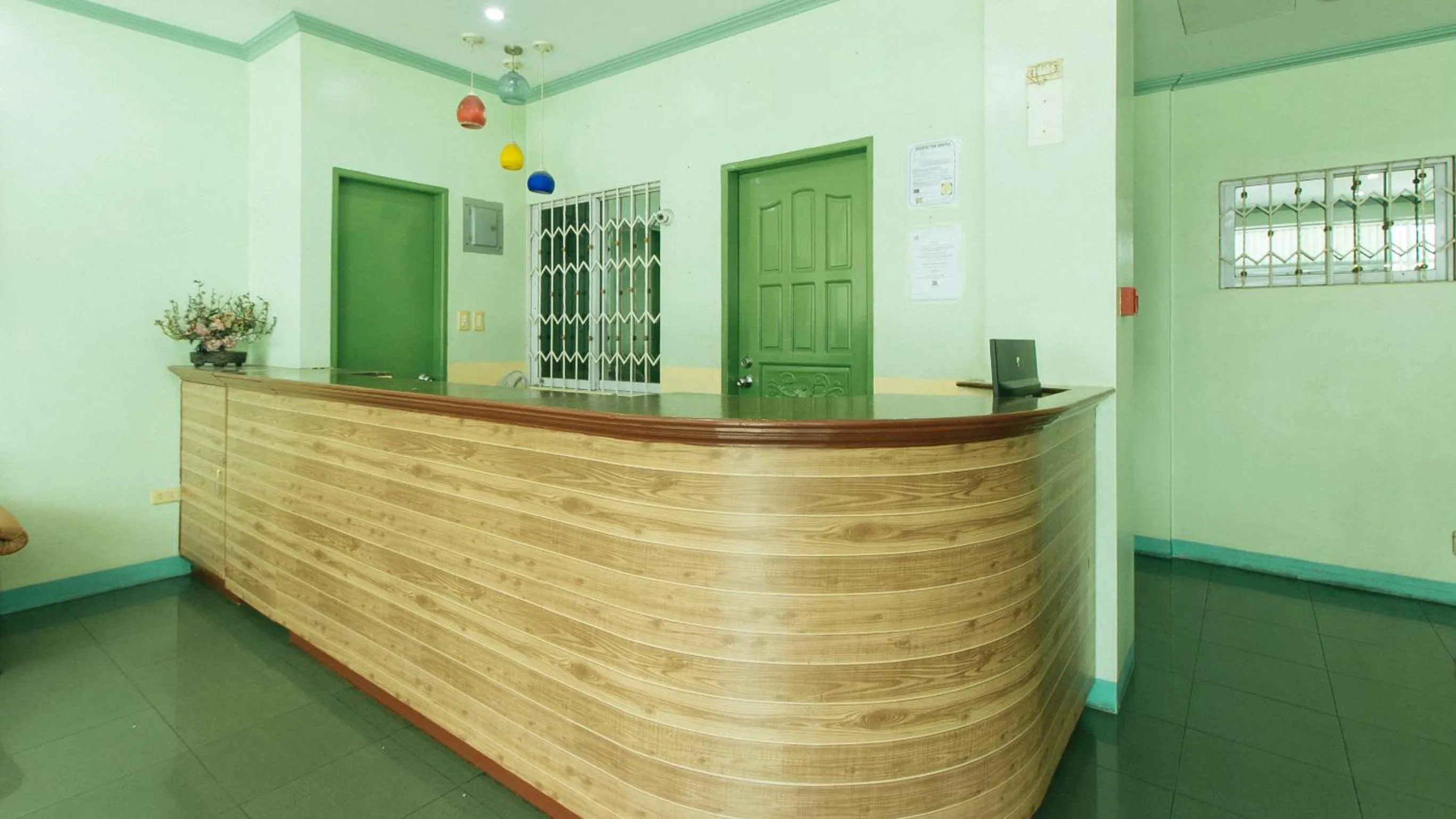 Lobby or reception in RedDoorz @ Orsu Hotel Angeles Pampanga