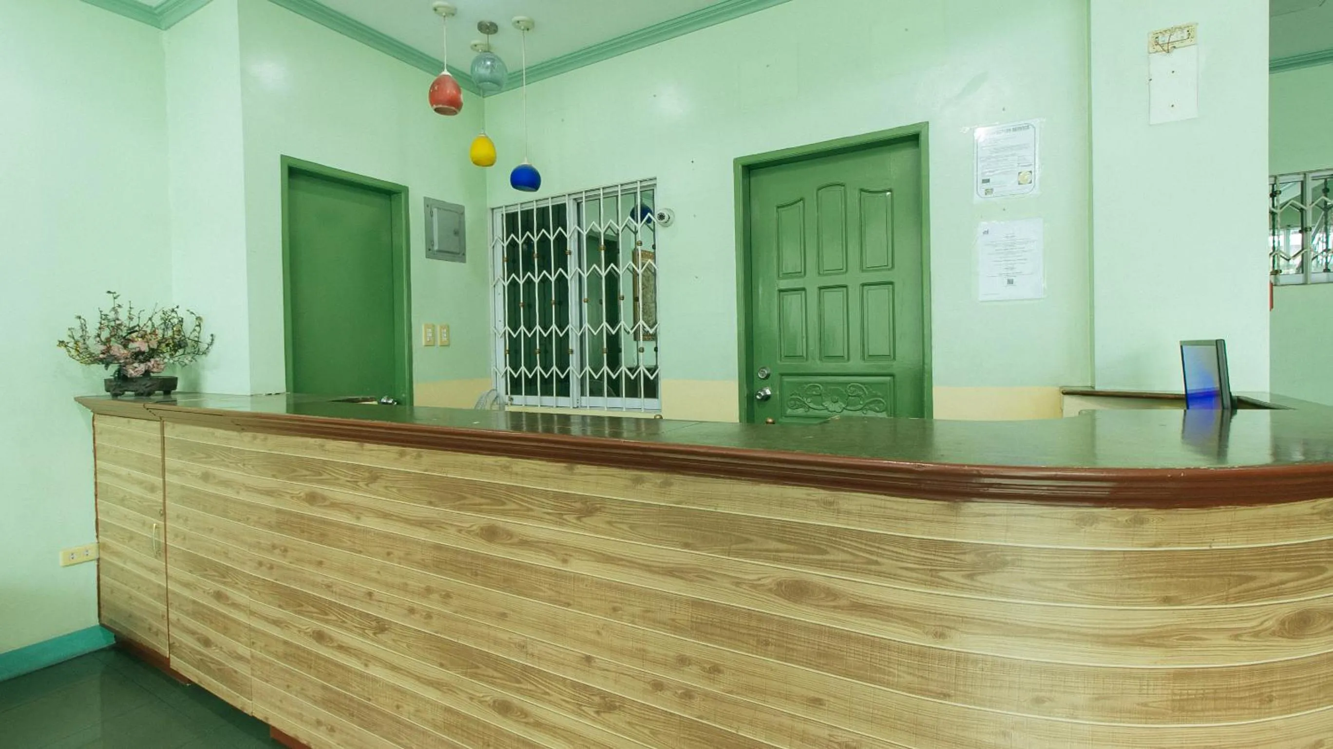 Lobby or reception in RedDoorz @ Orsu Hotel Angeles Pampanga