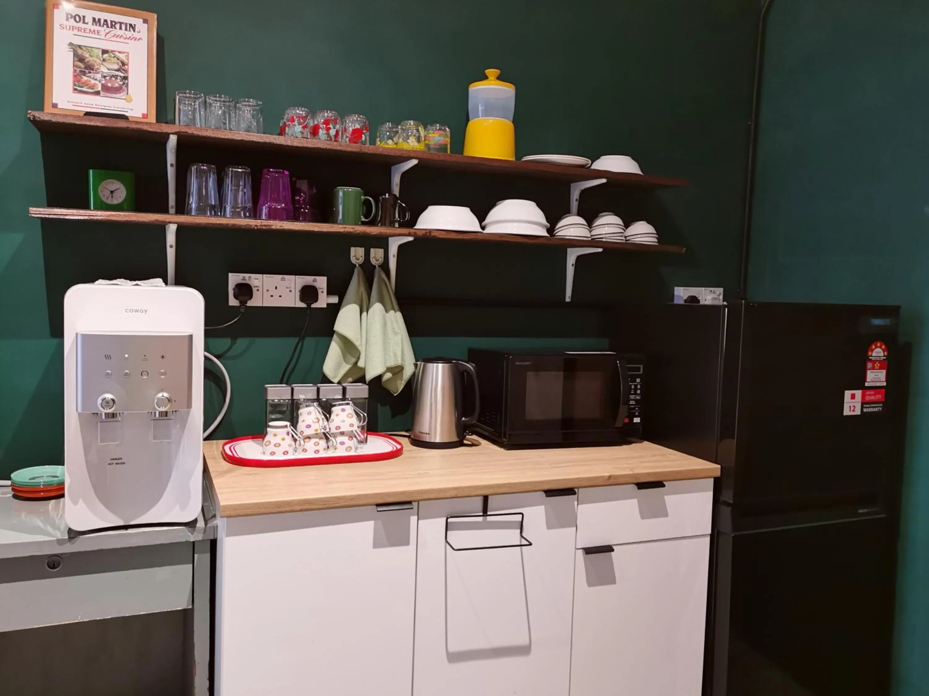 Kitchen or kitchenette in Walk-Up To SIAR - Children Not Allowed