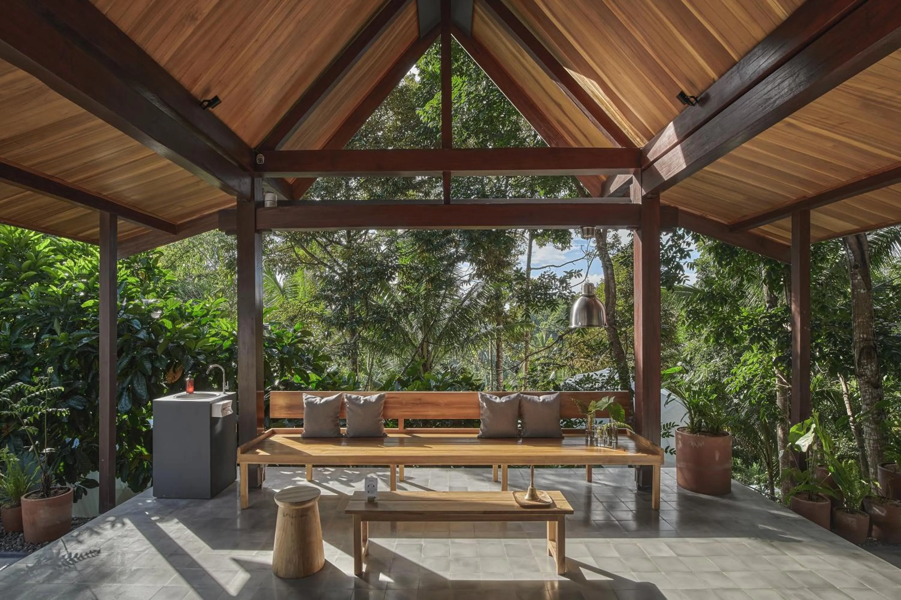 Lobby or reception in Lintang Luku Tent Resort