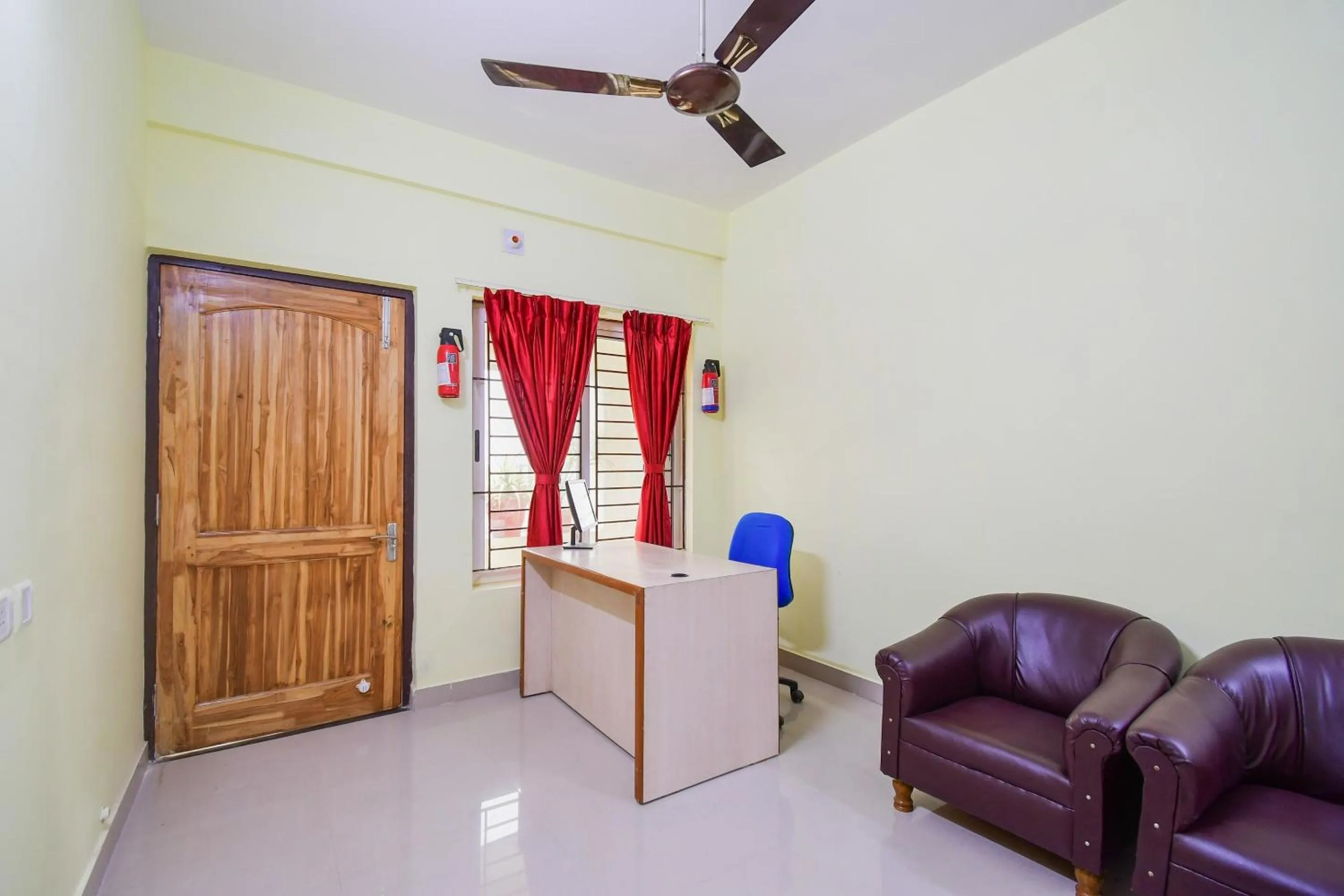 Lobby or reception in Hotel O U Tech Hotel And Restaurant