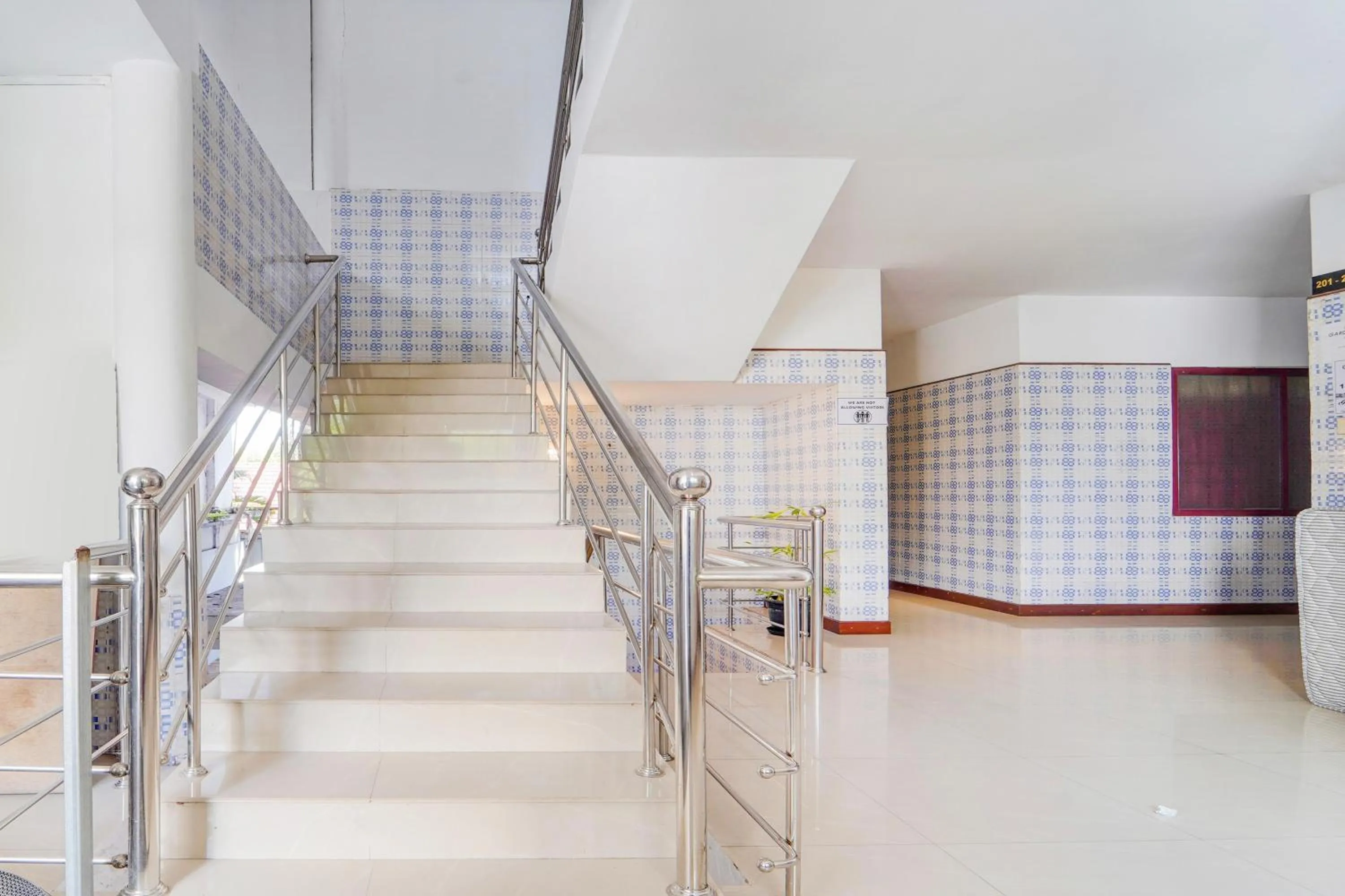 Super Hotel O Vazhakkala