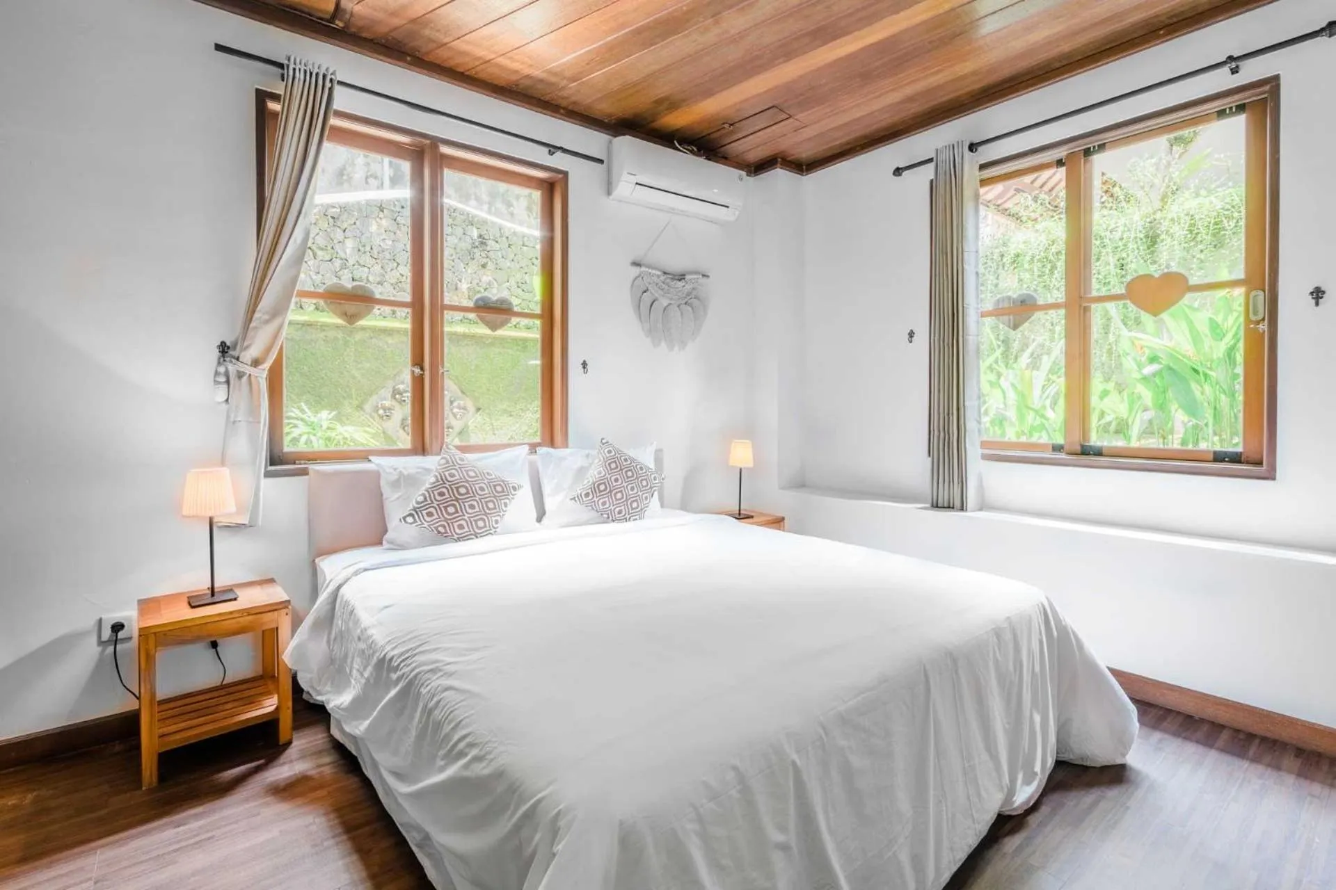 Bed in Villa Canggu Hearts