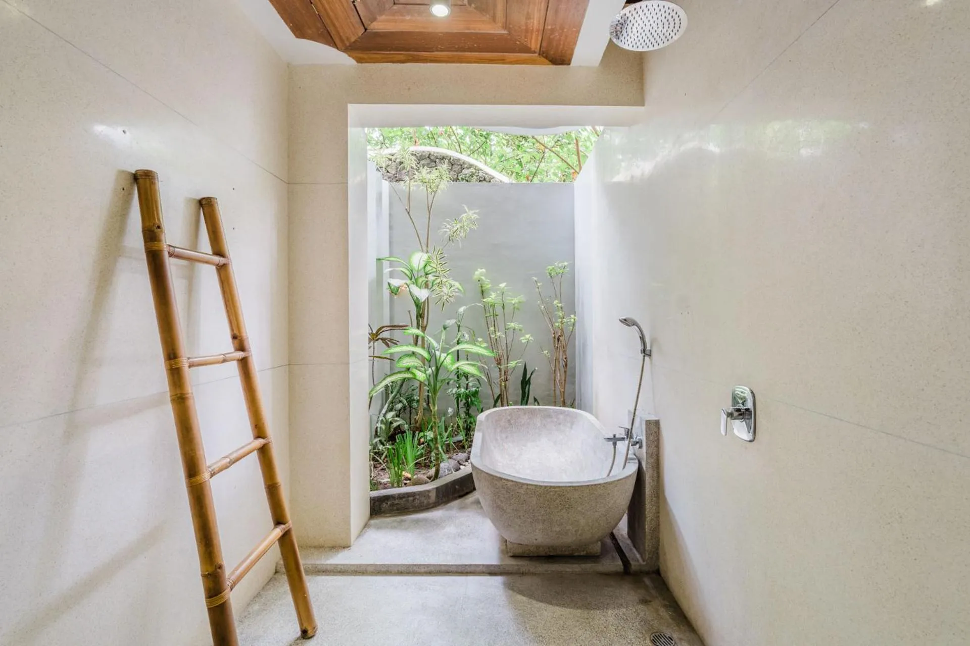 Bathroom in Villa Canggu Hearts