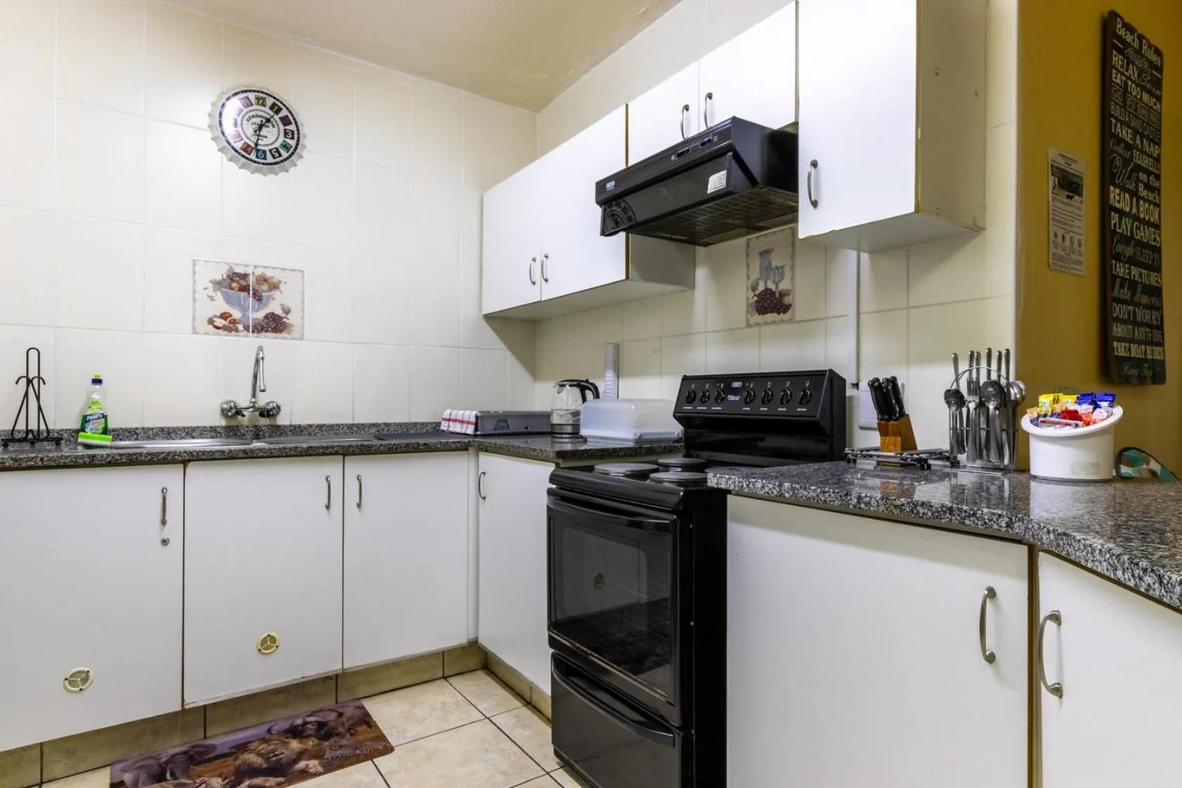 Kitchen or kitchenette in The Bridge 38