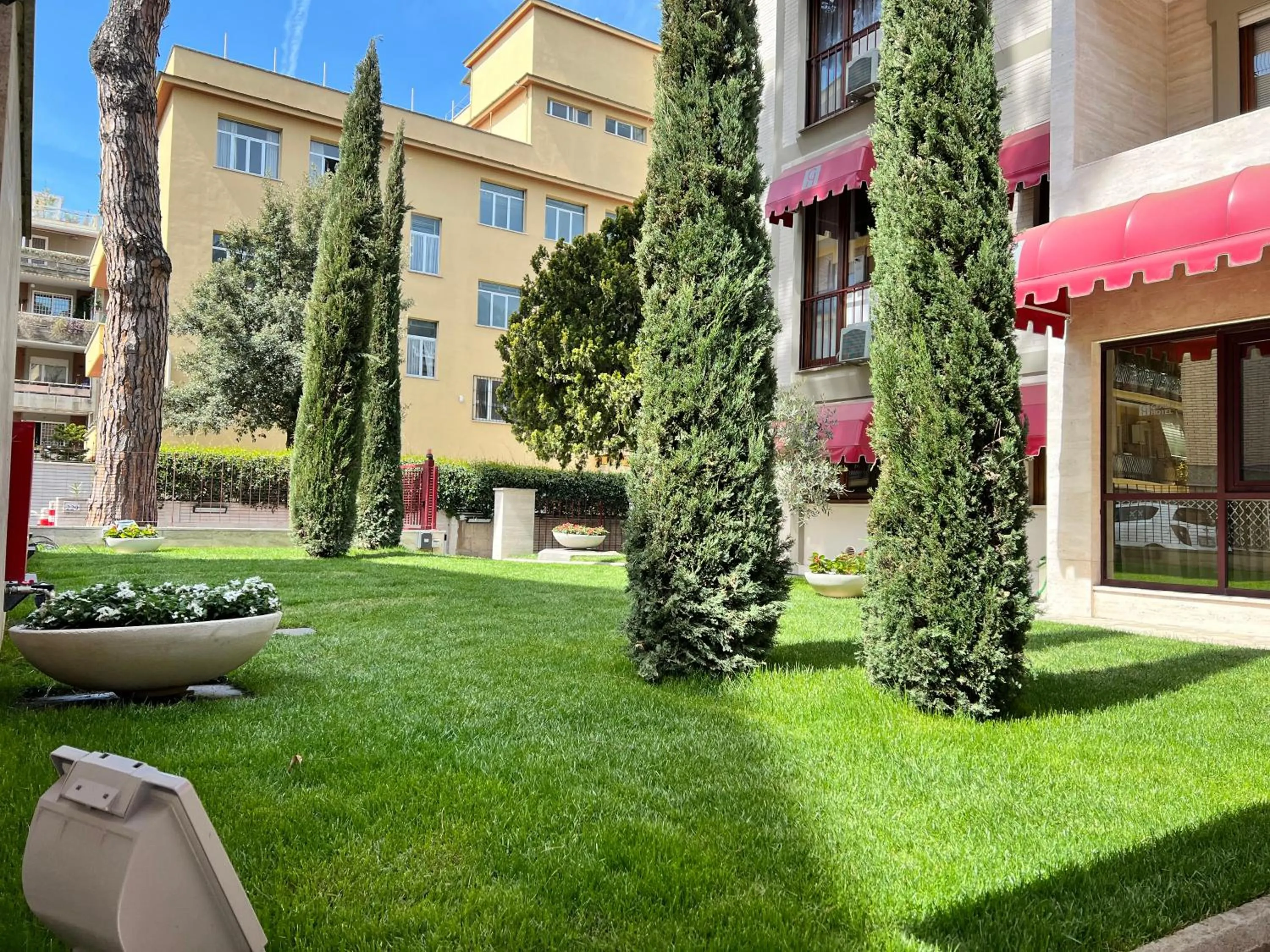 Garden in Gemelli Hotel