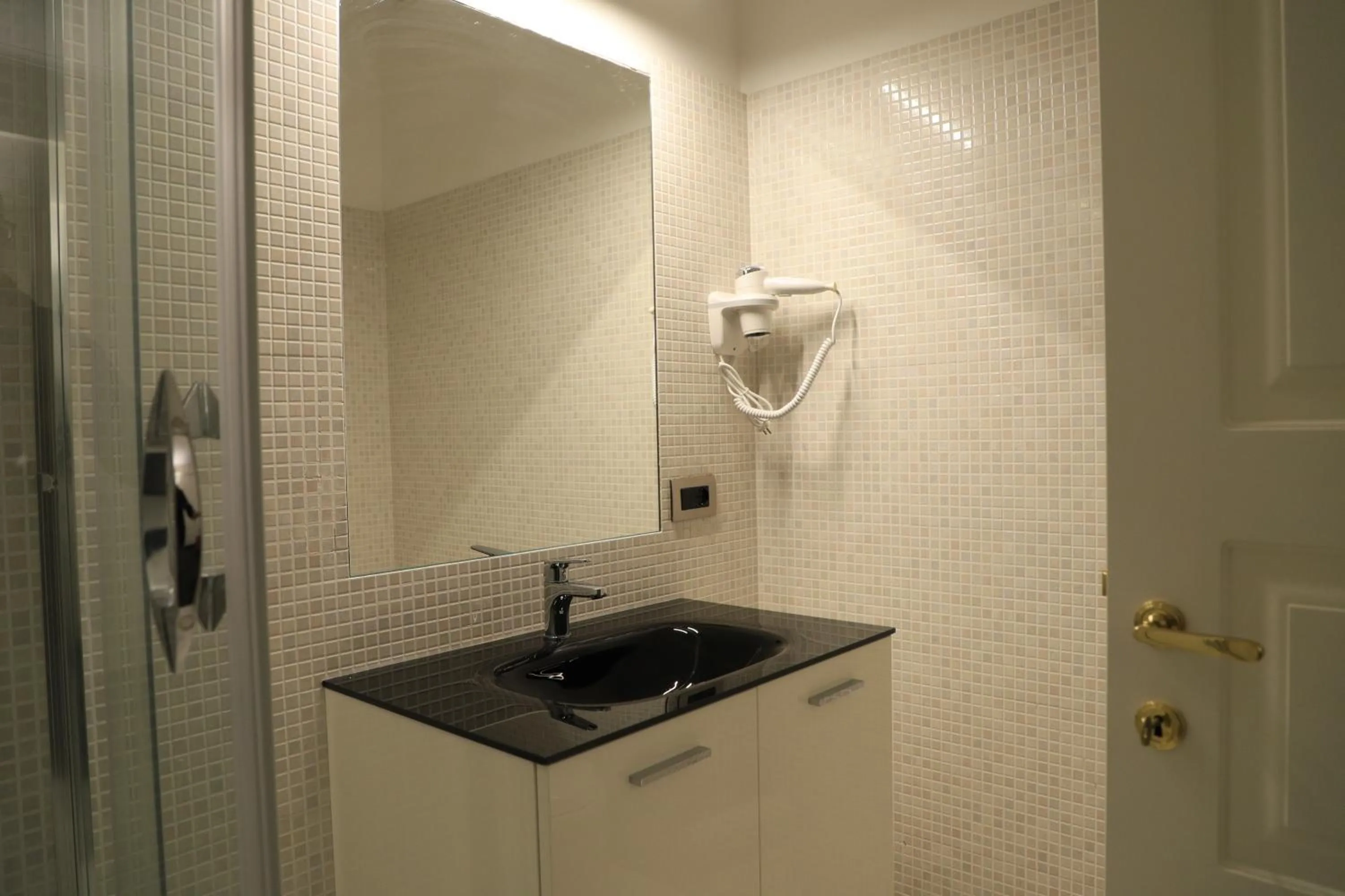 Bathroom in Gemelli Hotel