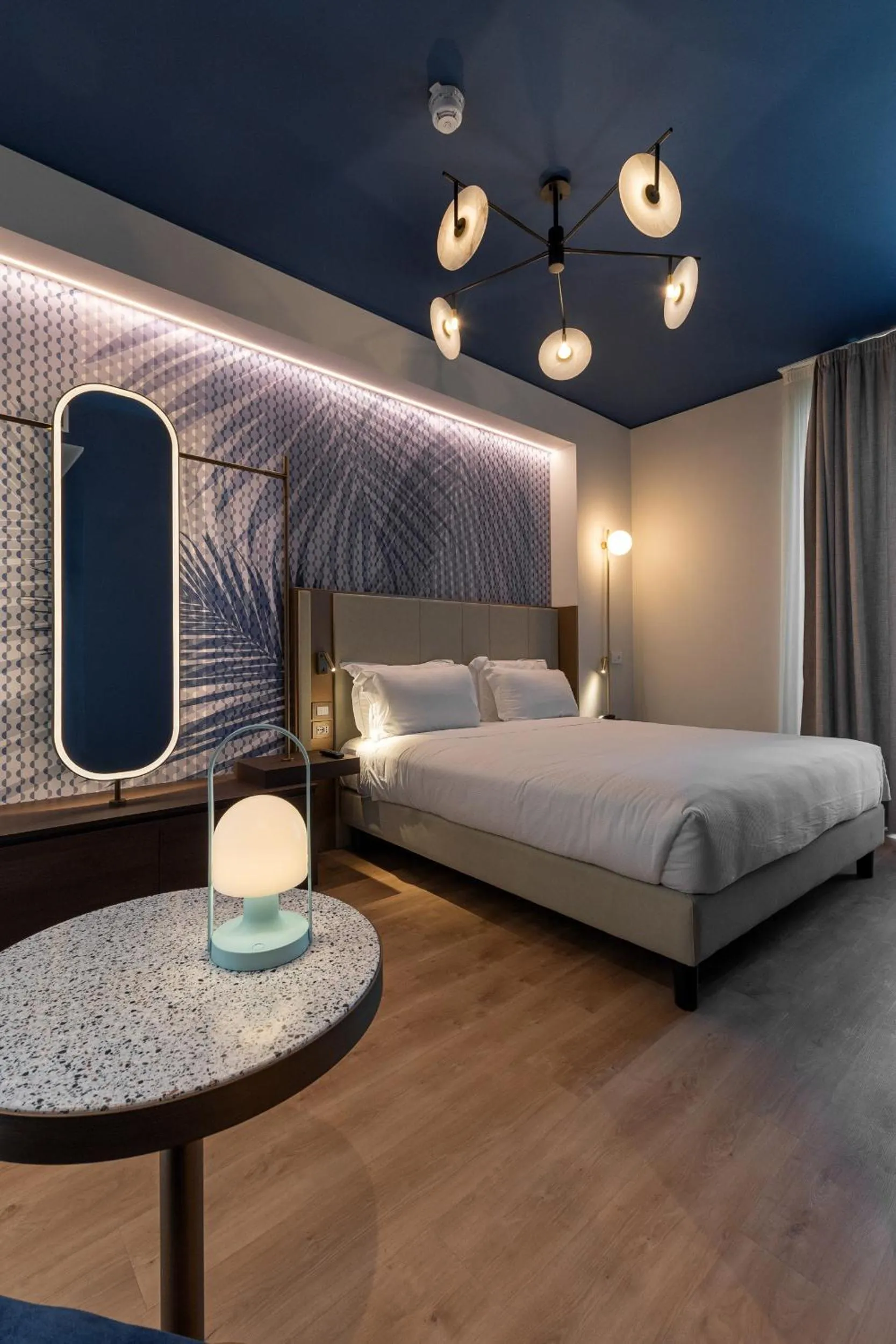 Photo of the whole room, Bed in Boutique Hotel Martini 17