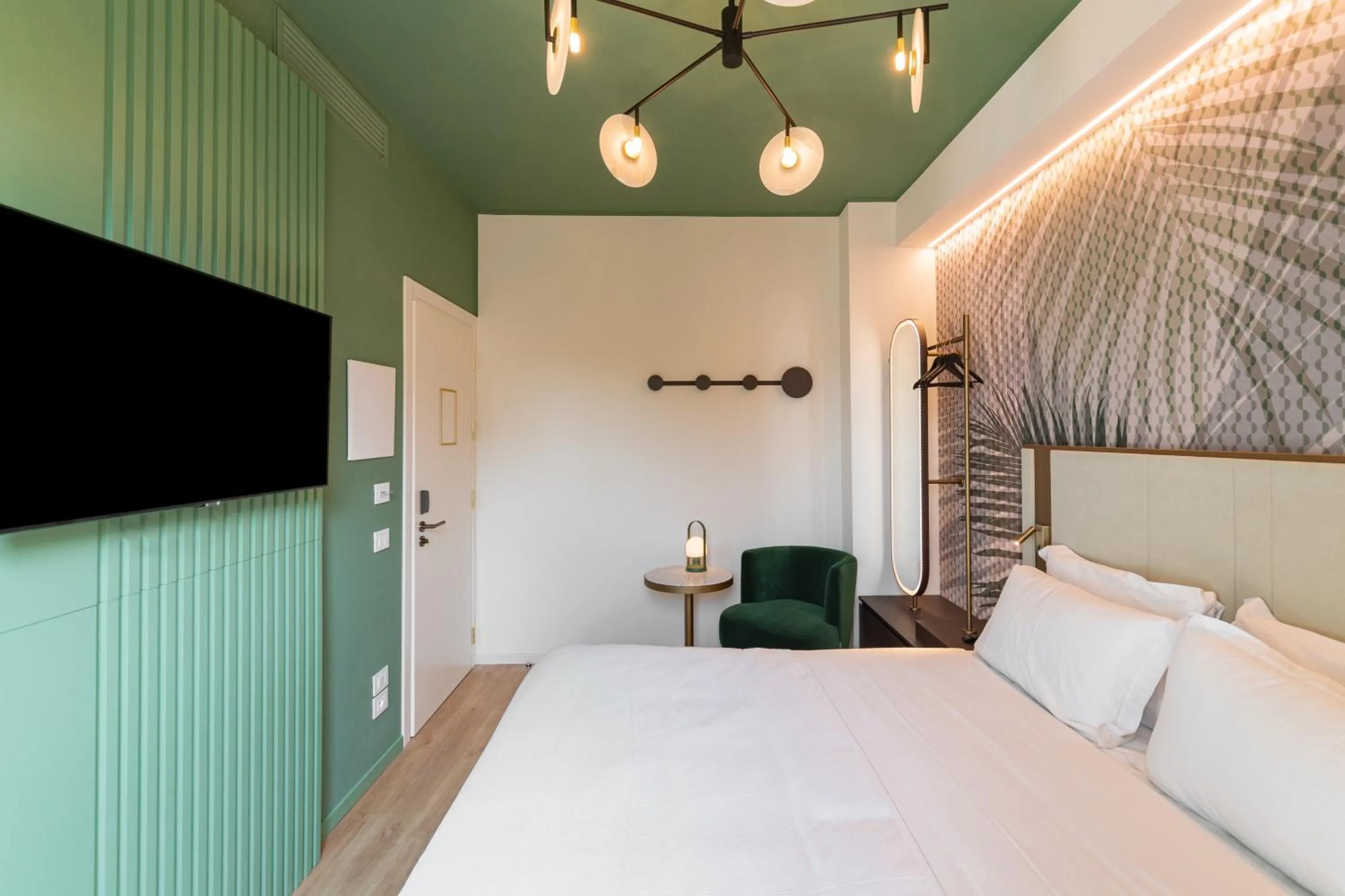 Photo of the whole room, Bed in Boutique Hotel Martini 17