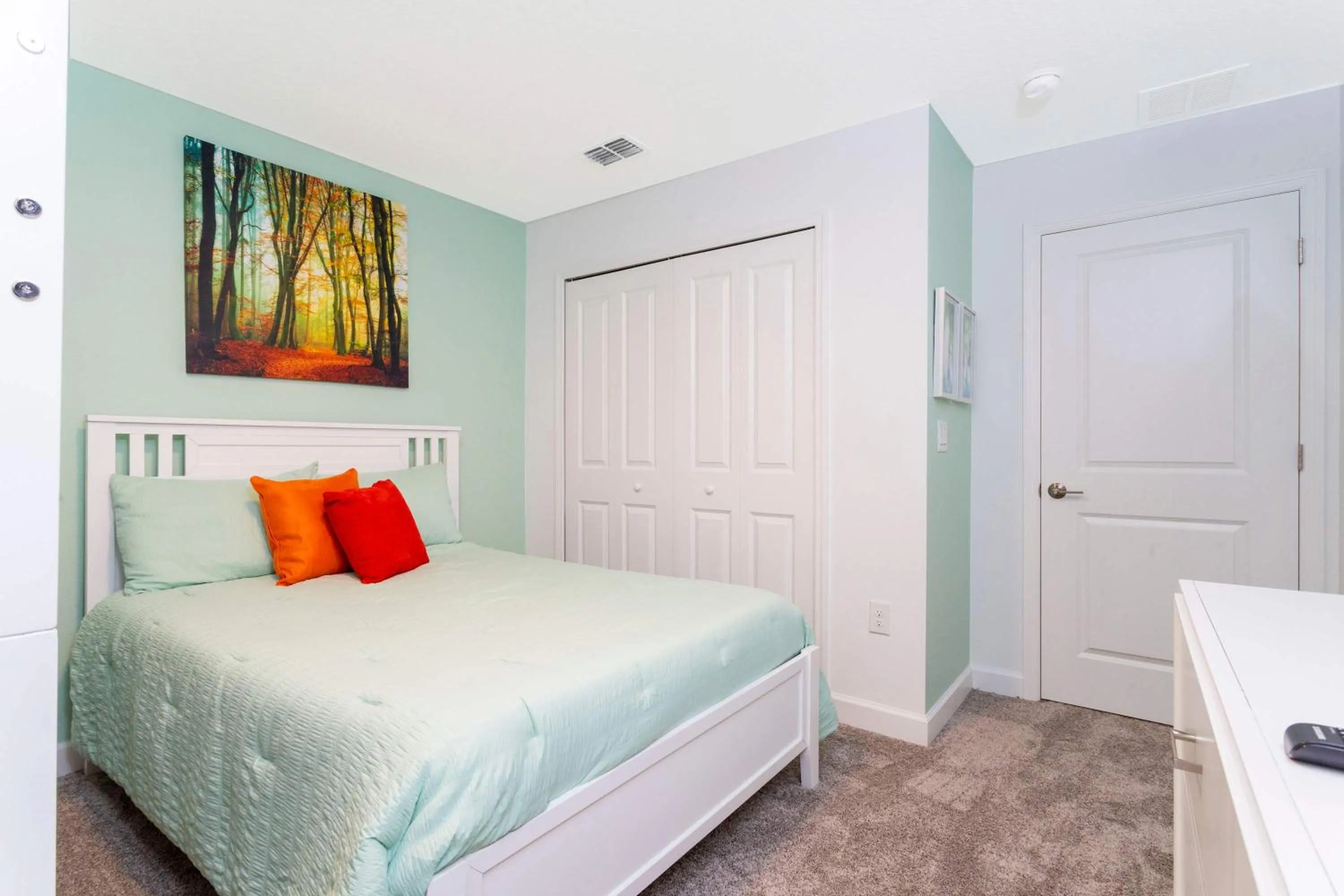 Bed in Splendid 4 Bd w/ Pool Close to Disney @ Champions Gate 1006