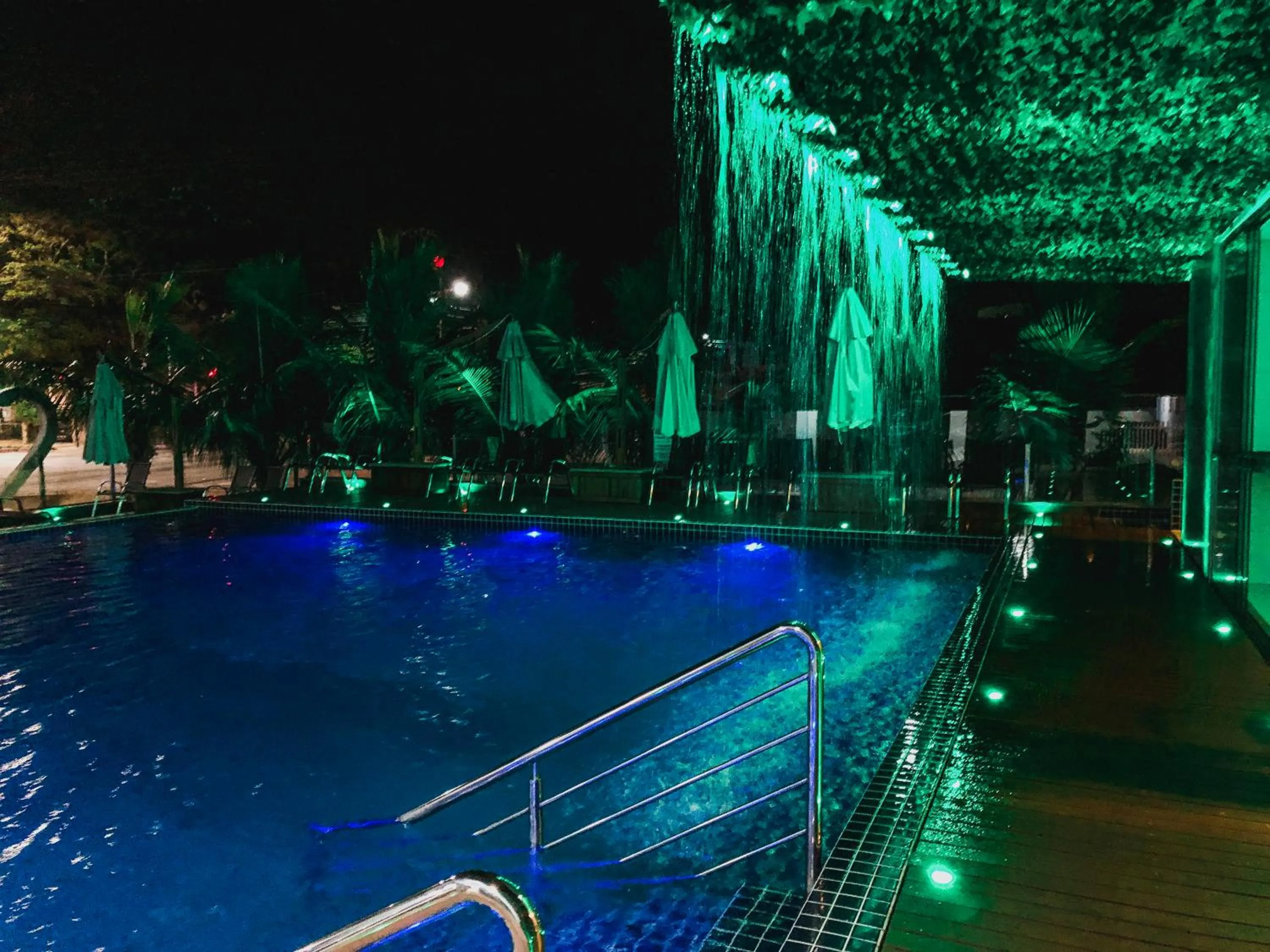 Swimming pool in Hotel Recanto dos Dinossauros