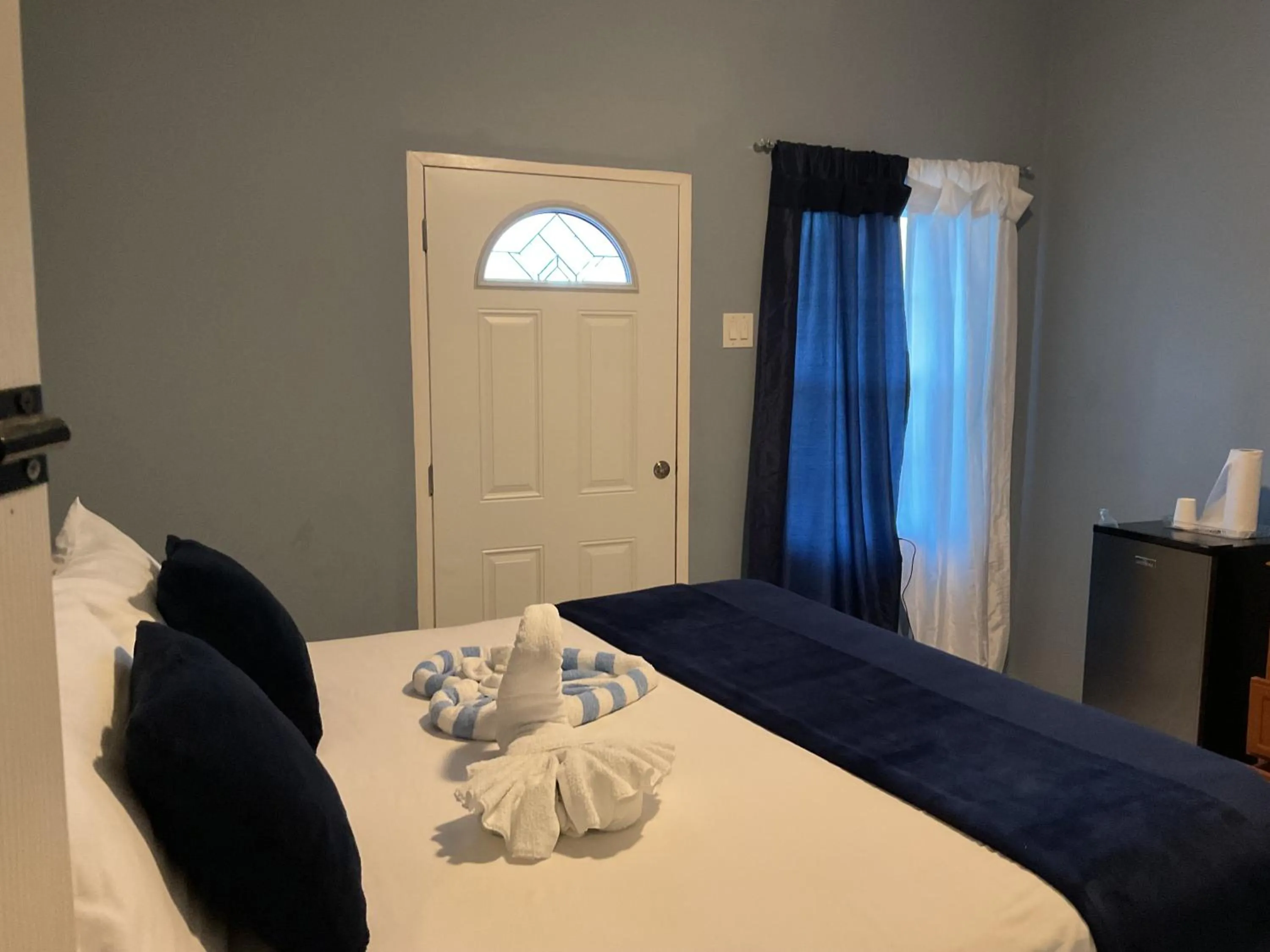 Bed in A taste of Jamaica Lavern’s Place