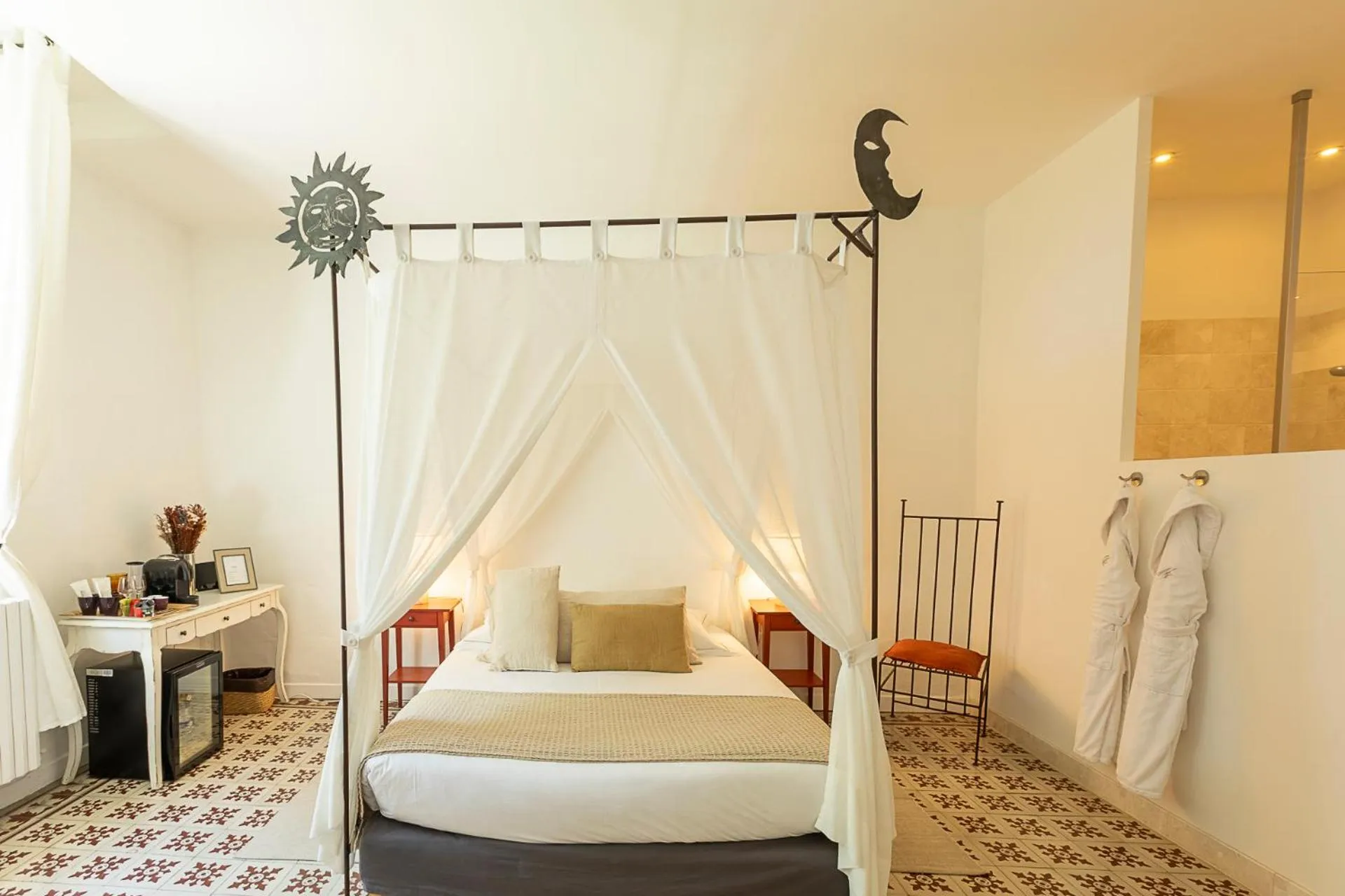 Photo of the whole room, Bed in Mas de Capelou