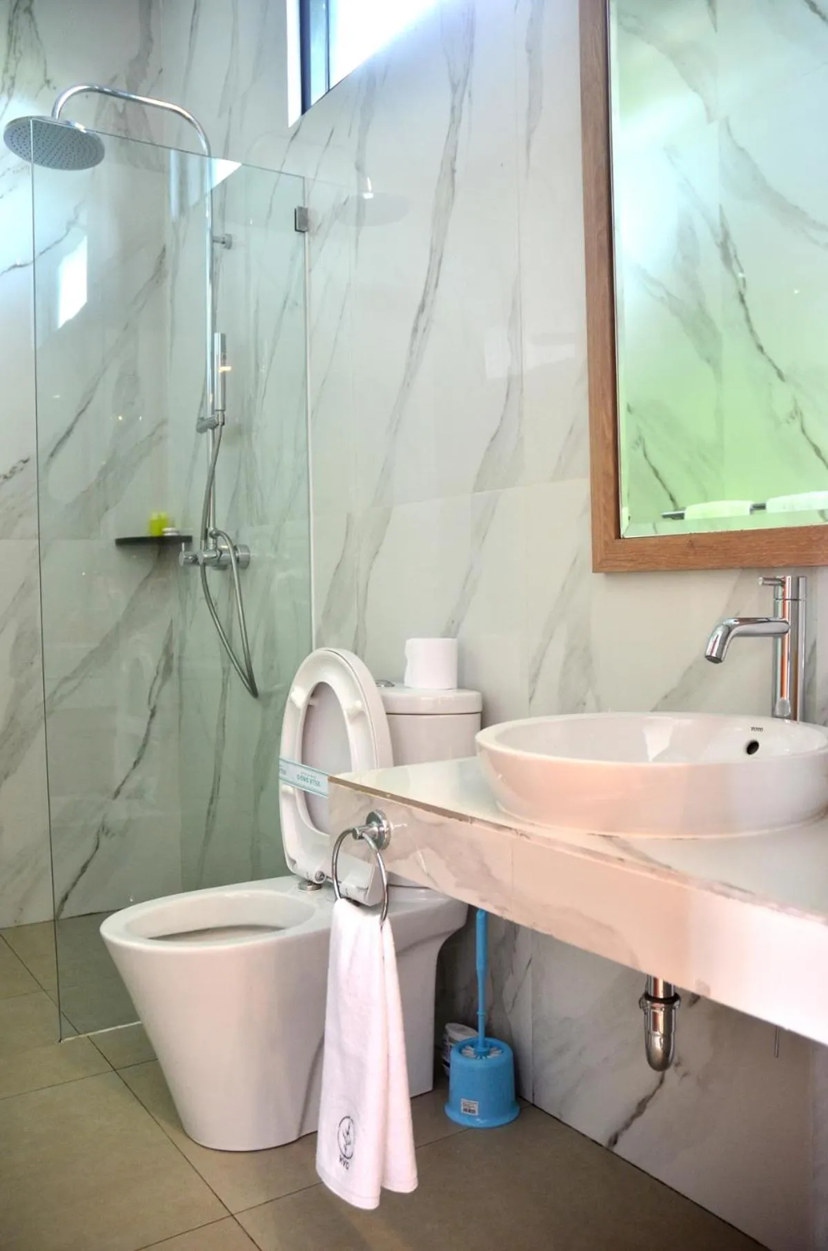 Shower in Atsuka Hill View Villa 8 bedrooms with a private heated swimming pool