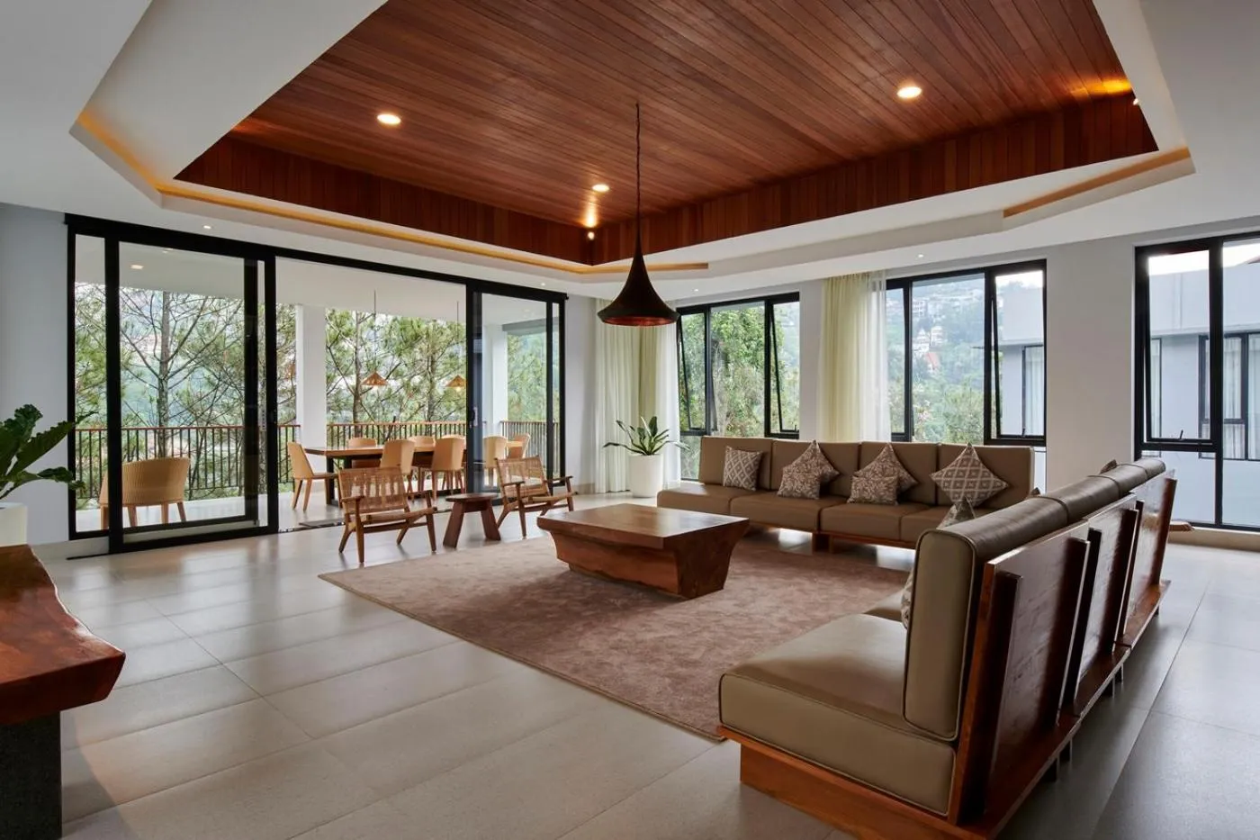 Living room in Atsuka Hill View Villa 8 bedrooms with a private heated swimming pool