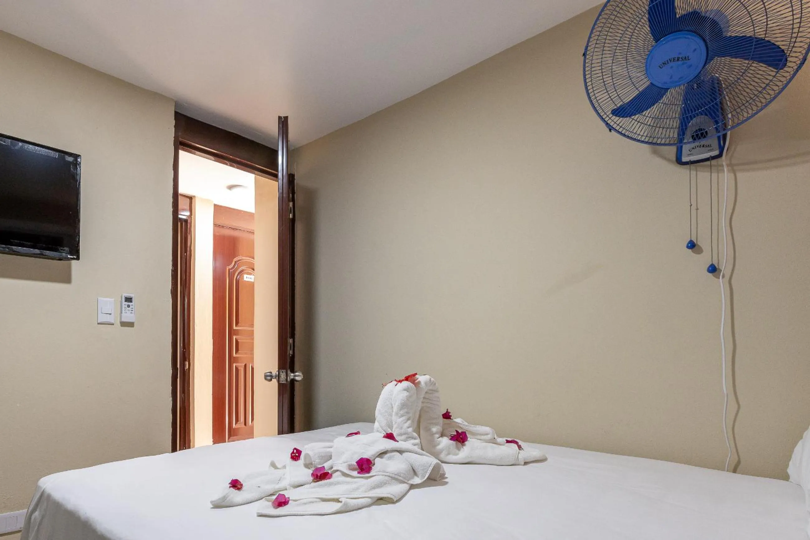 Bed in Hotel Turístico Marian