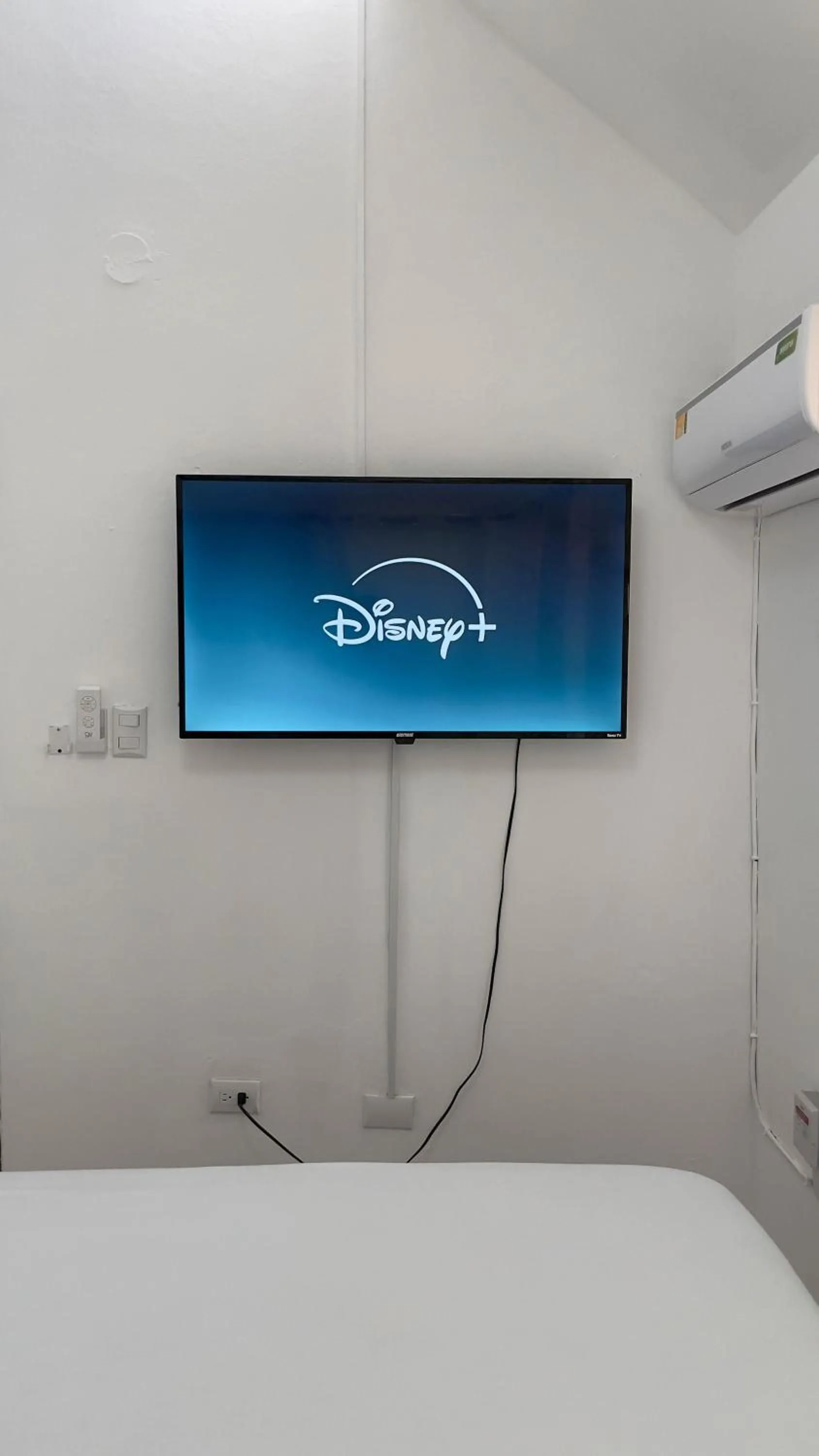 TV and multimedia in Hotel Turístico Marian