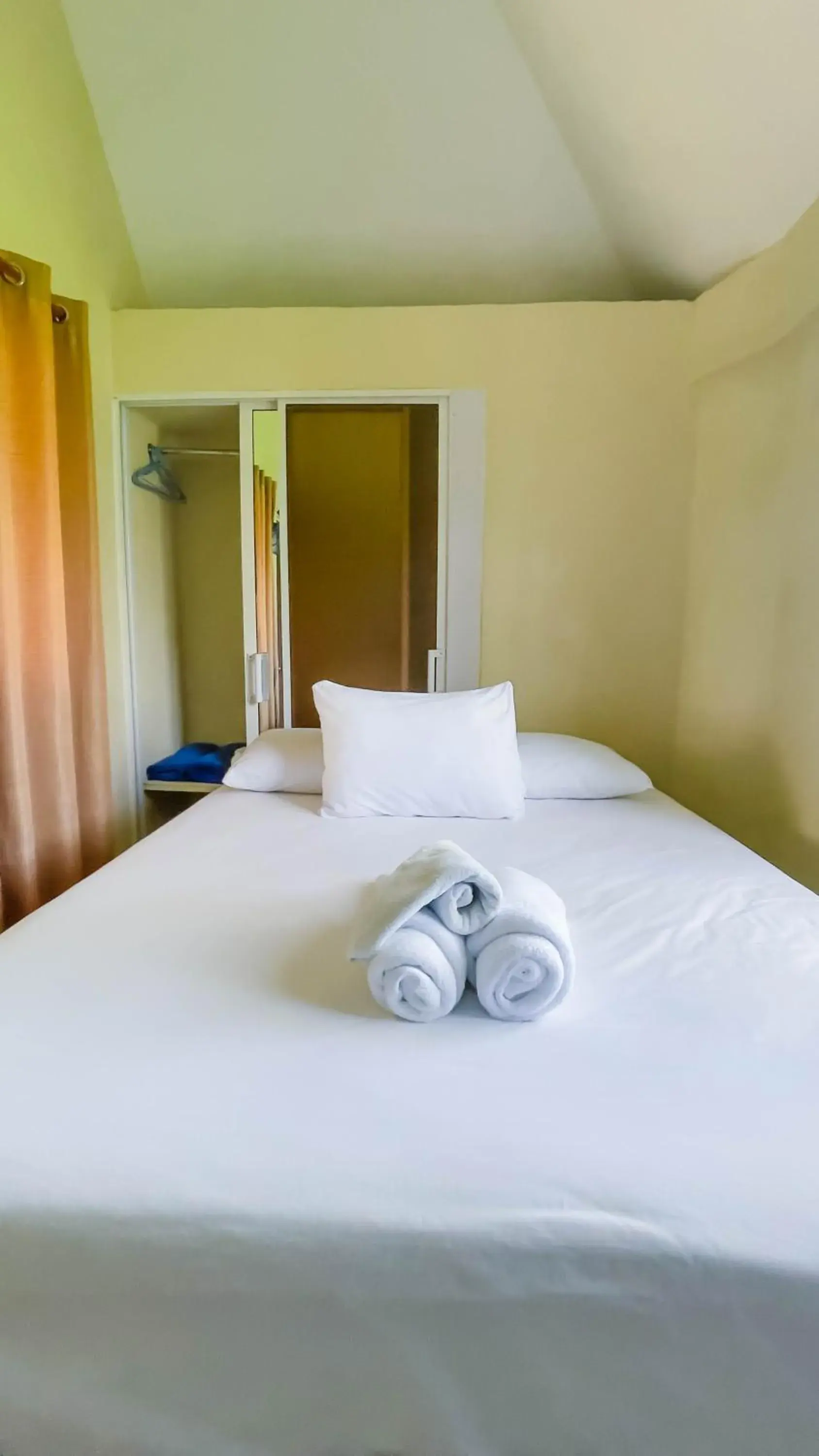 Queen Room with Shared Bathroom in Hotel Turístico Marian Queen Room with Shared Bathroom in Hotel Turístico Marian