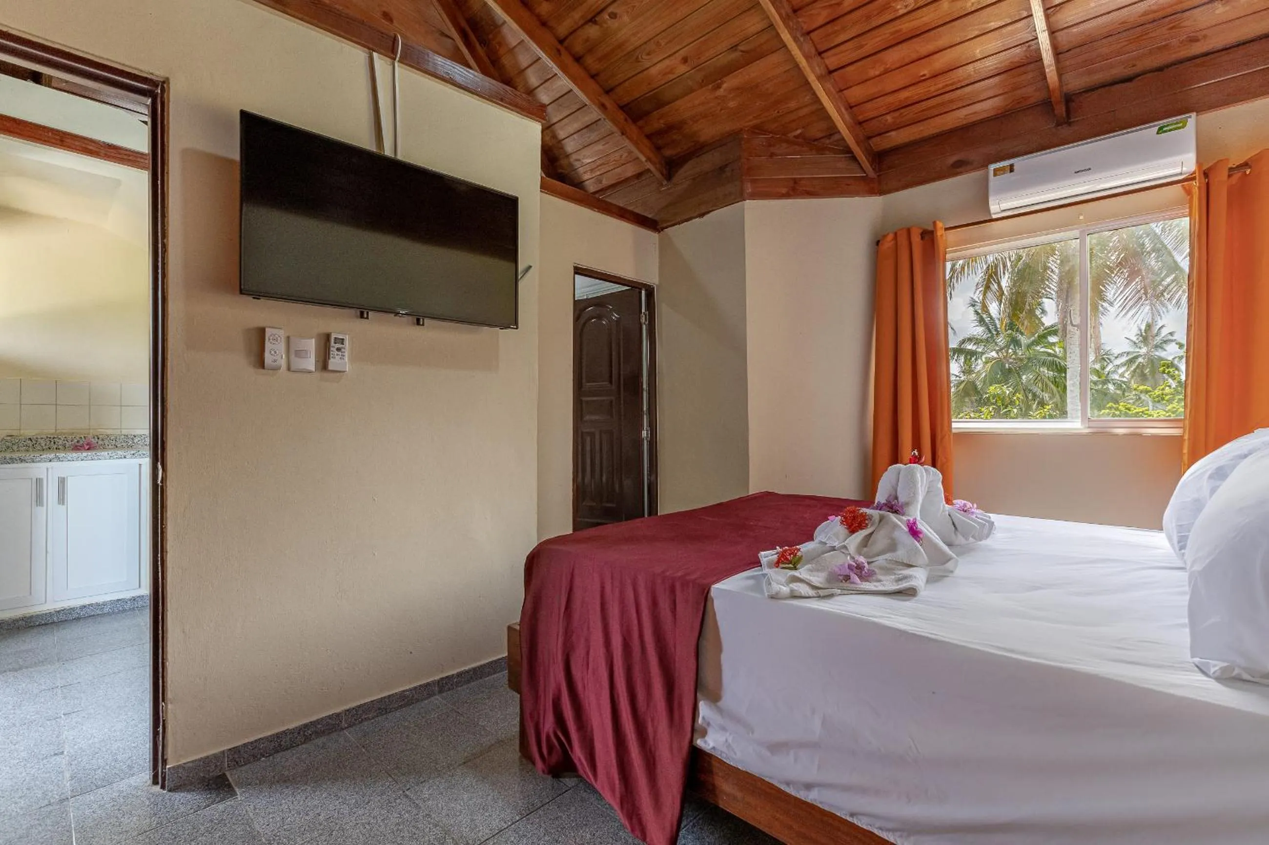 Communal lounge/ TV room in Hotel Turístico Marian