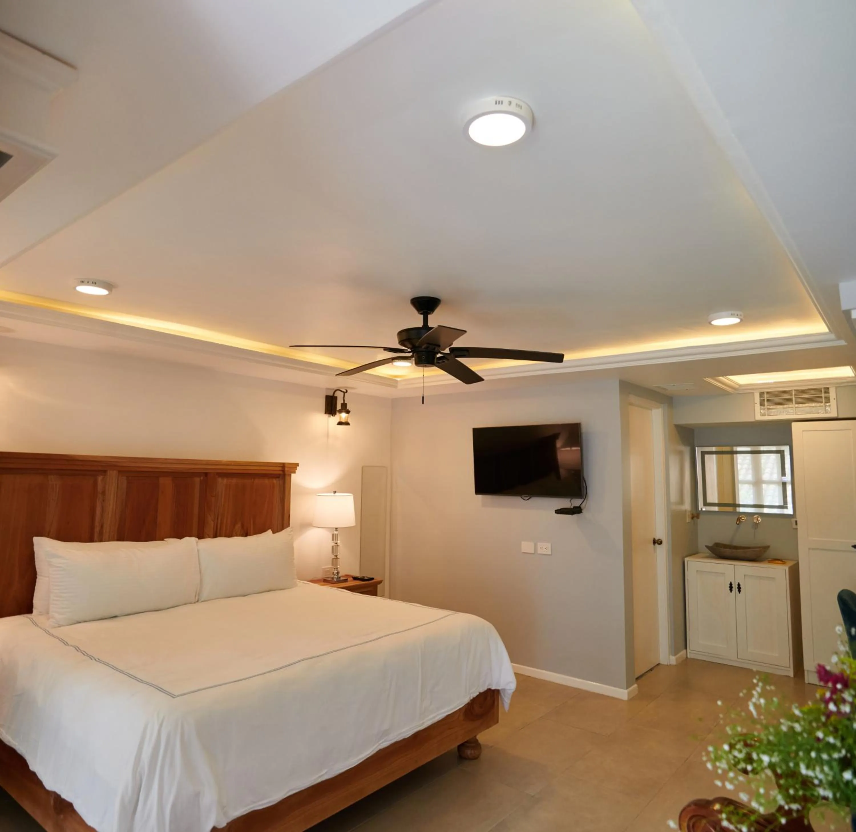 Bedroom, Bed in Hacienda Valentino