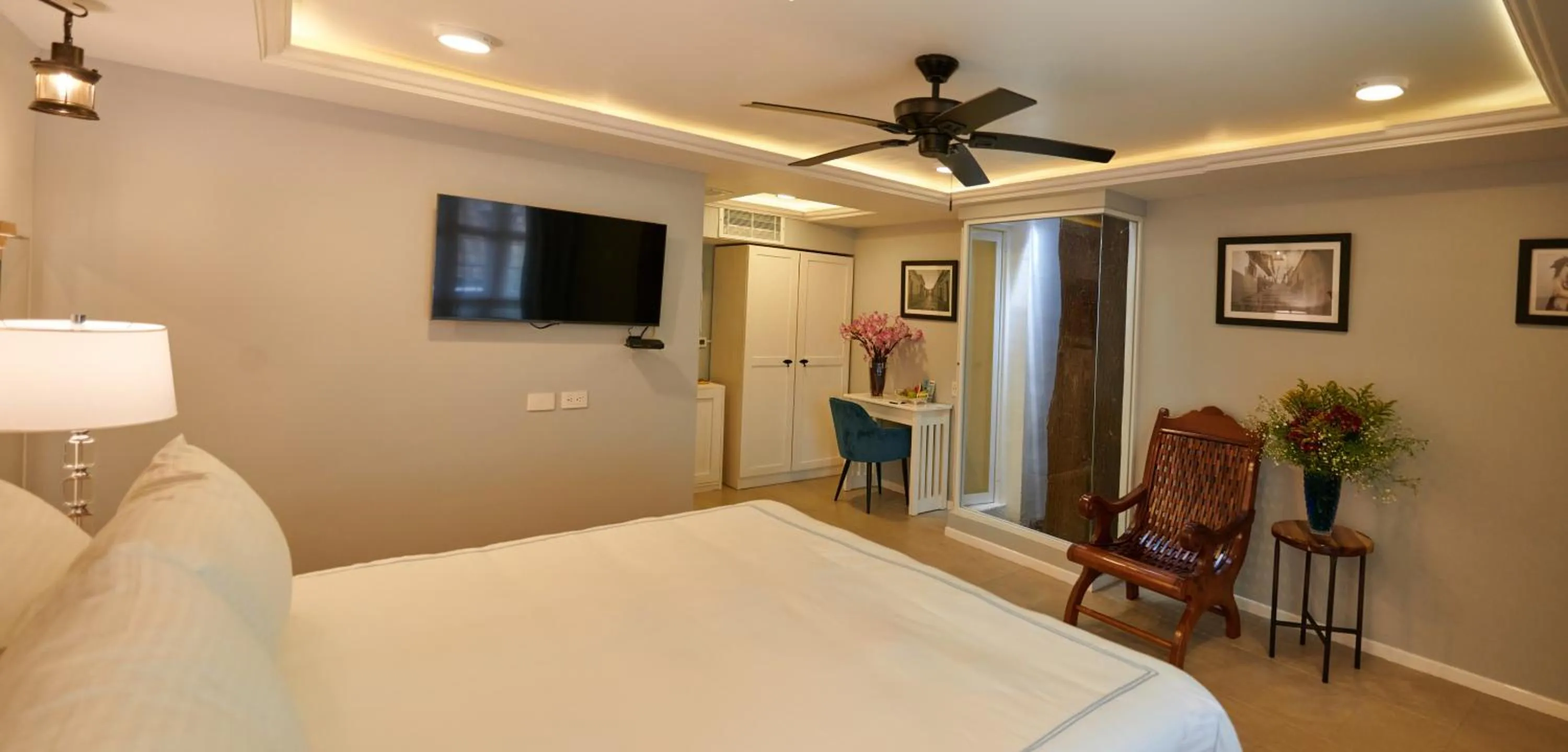 Bedroom, Bed in Hacienda Valentino